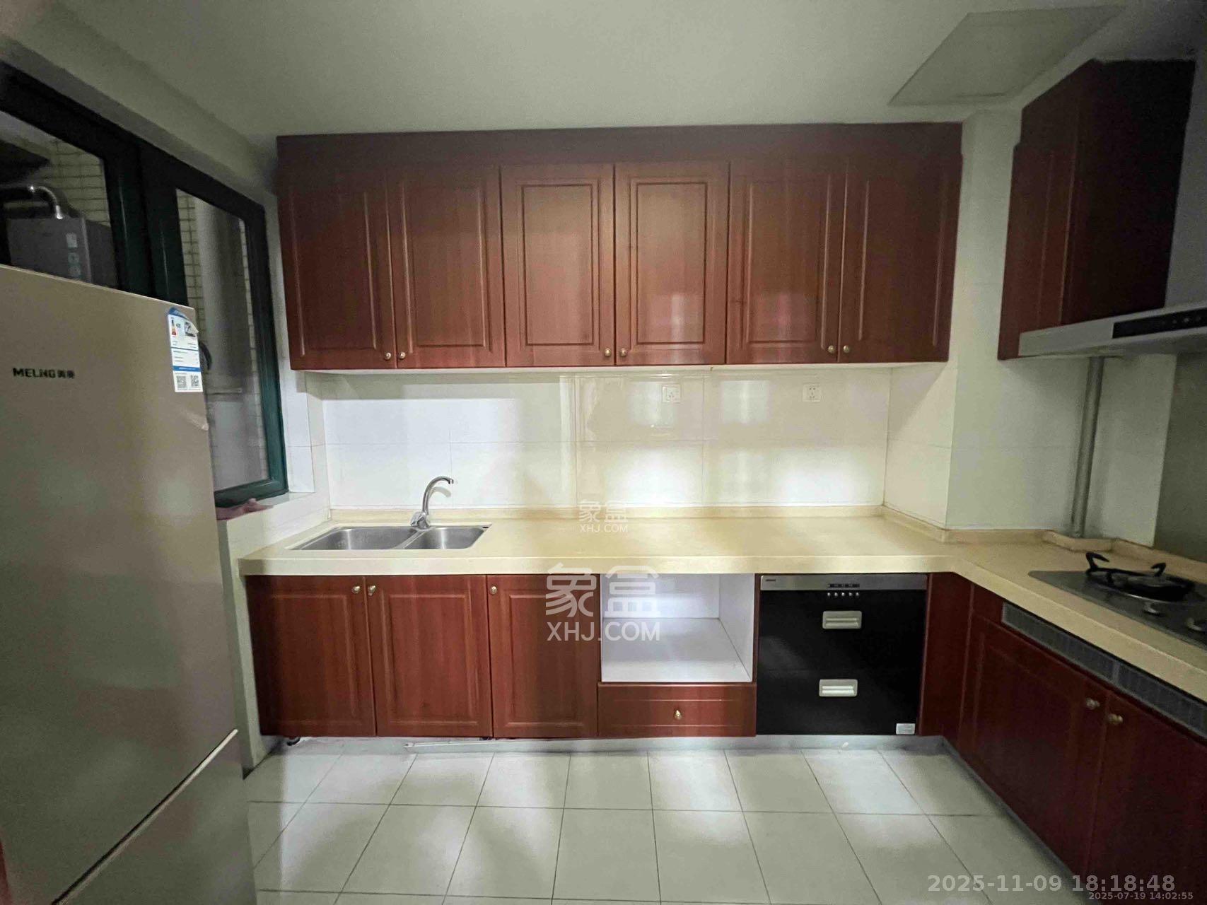 恒大绿洲  3室2厅2卫    2600.0元/月室内图