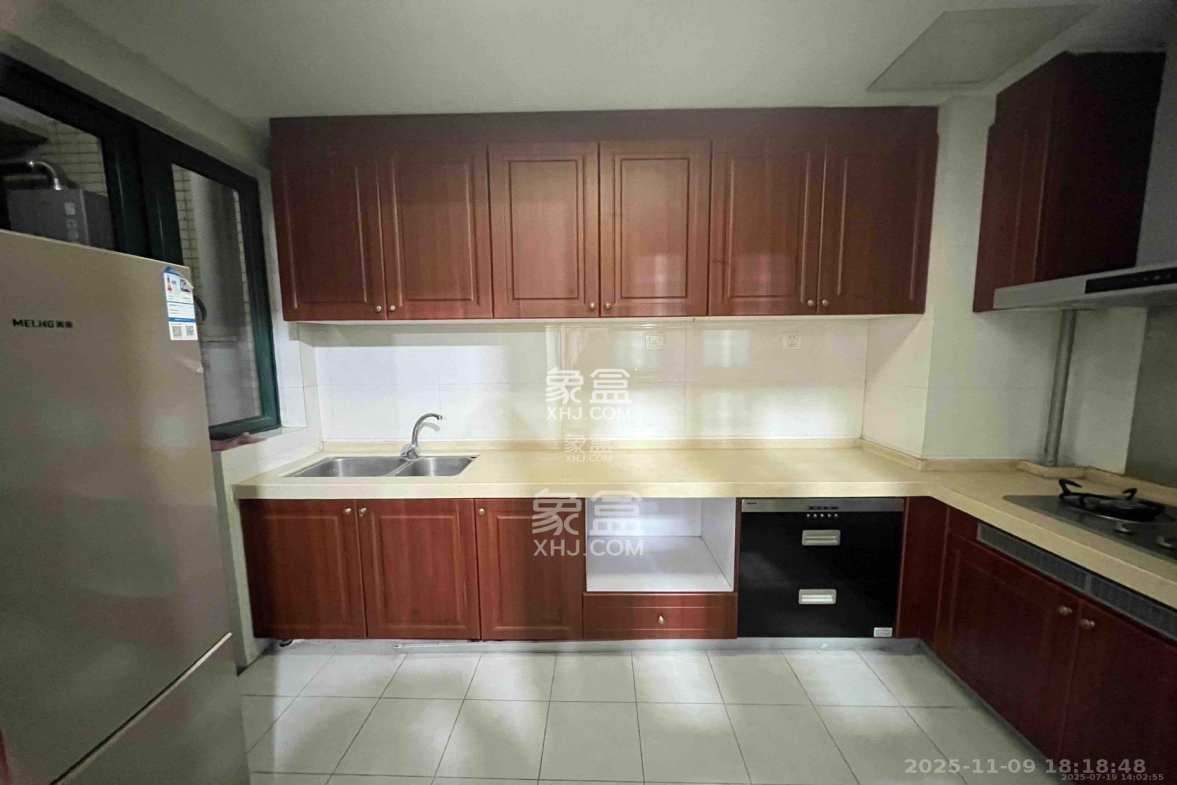 恒大绿洲 3室2厅2卫 2600.0元/月 恒大绿洲 3室2厅2卫 2600.0元/月室内图