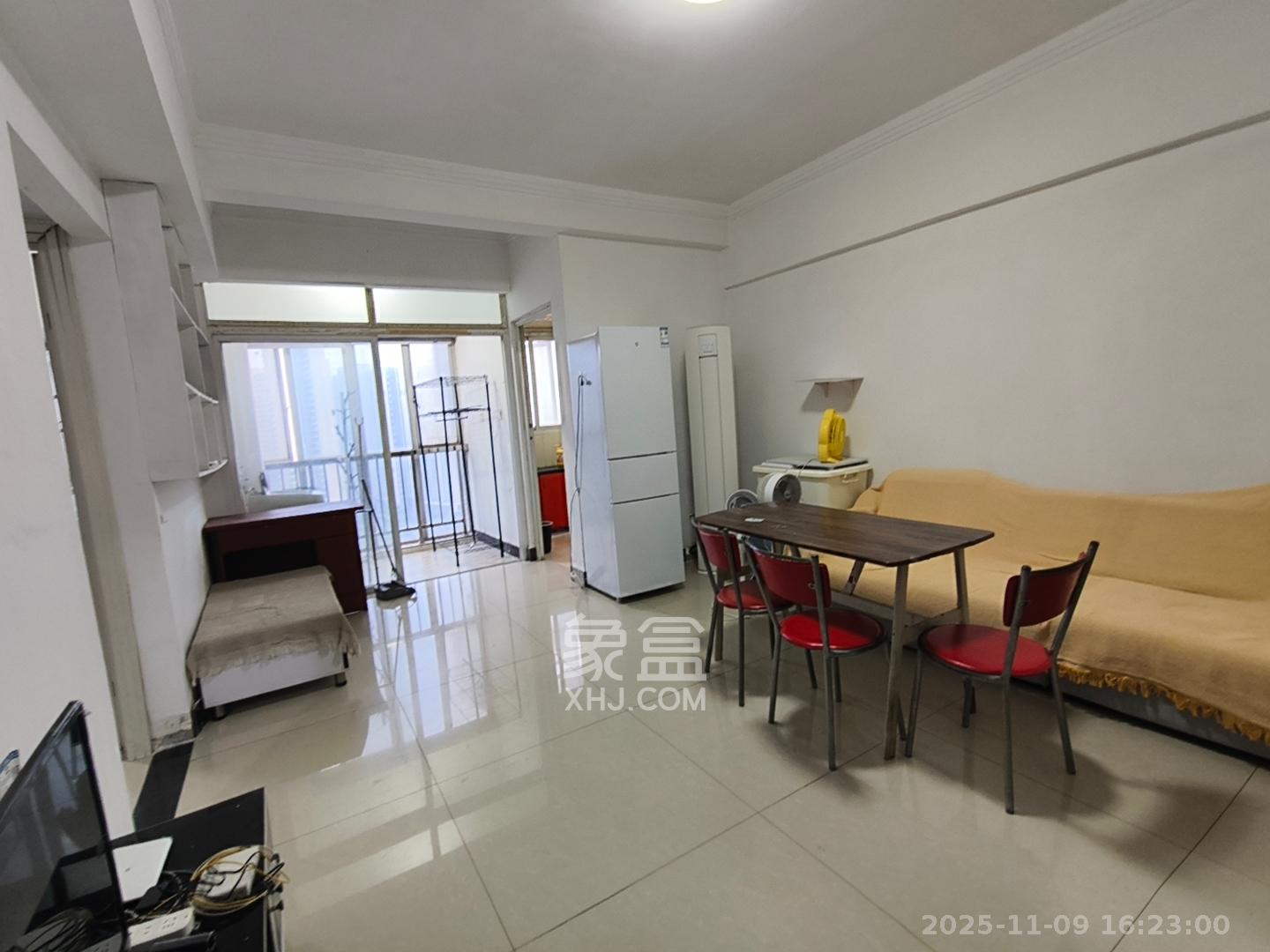 中远公馆  2室1厅1卫    2000.0元/月