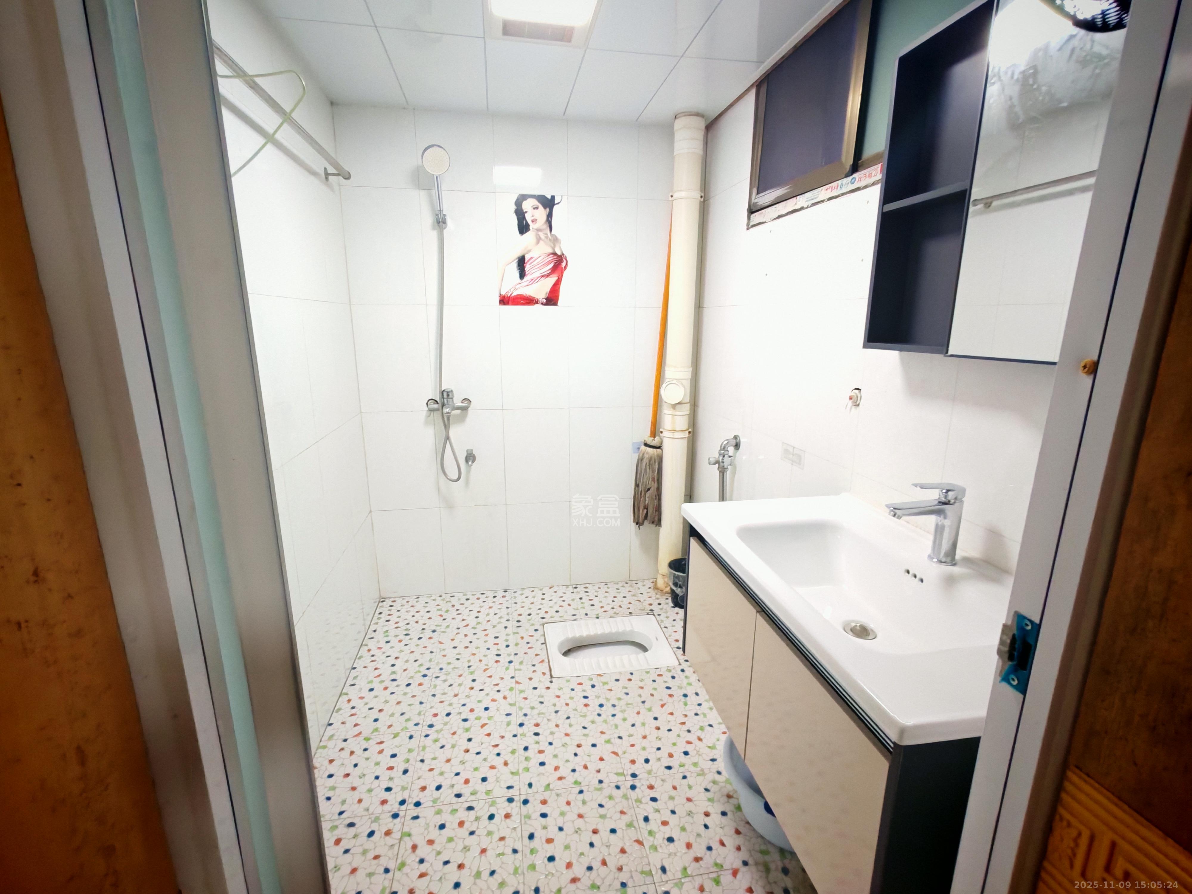 谷峰小区 2室1厅1卫 1600.0元/月 谷峰小区 2室1厅1卫 1600.0元/月室内图