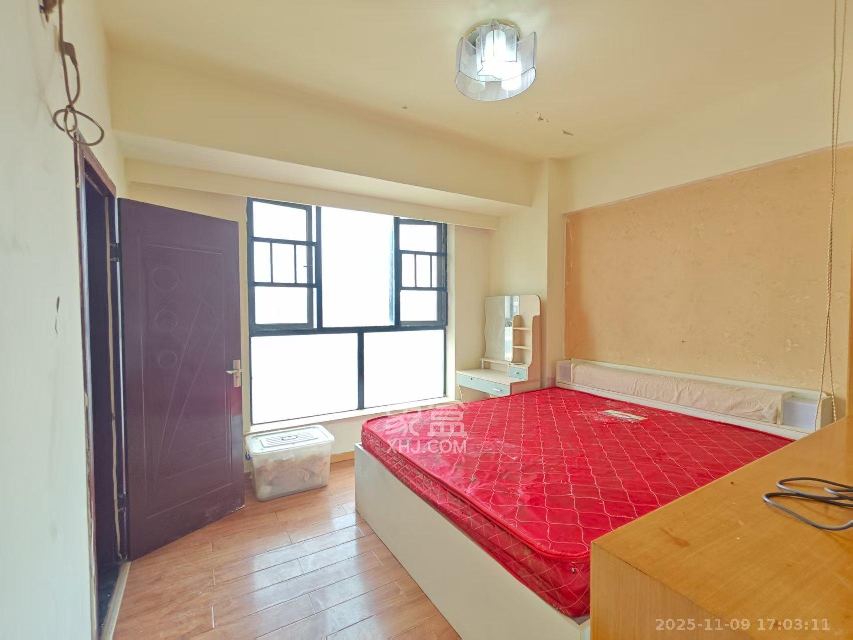 长大卧琥  1室1厅1卫    1600.0元/月室内图