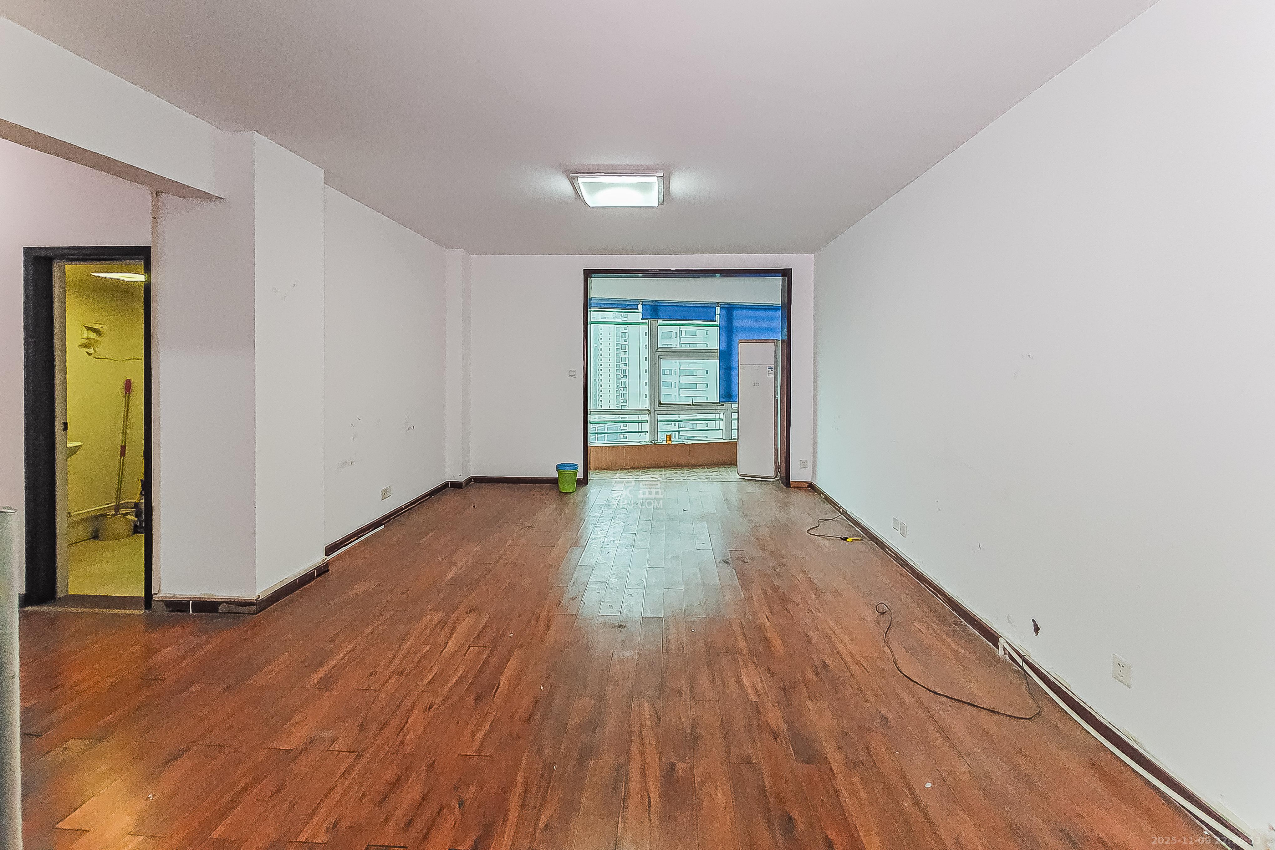 佳天国际新城 3室2厅2卫 95.0万 佳天国际新城 3室2厅2卫 95.0万客厅