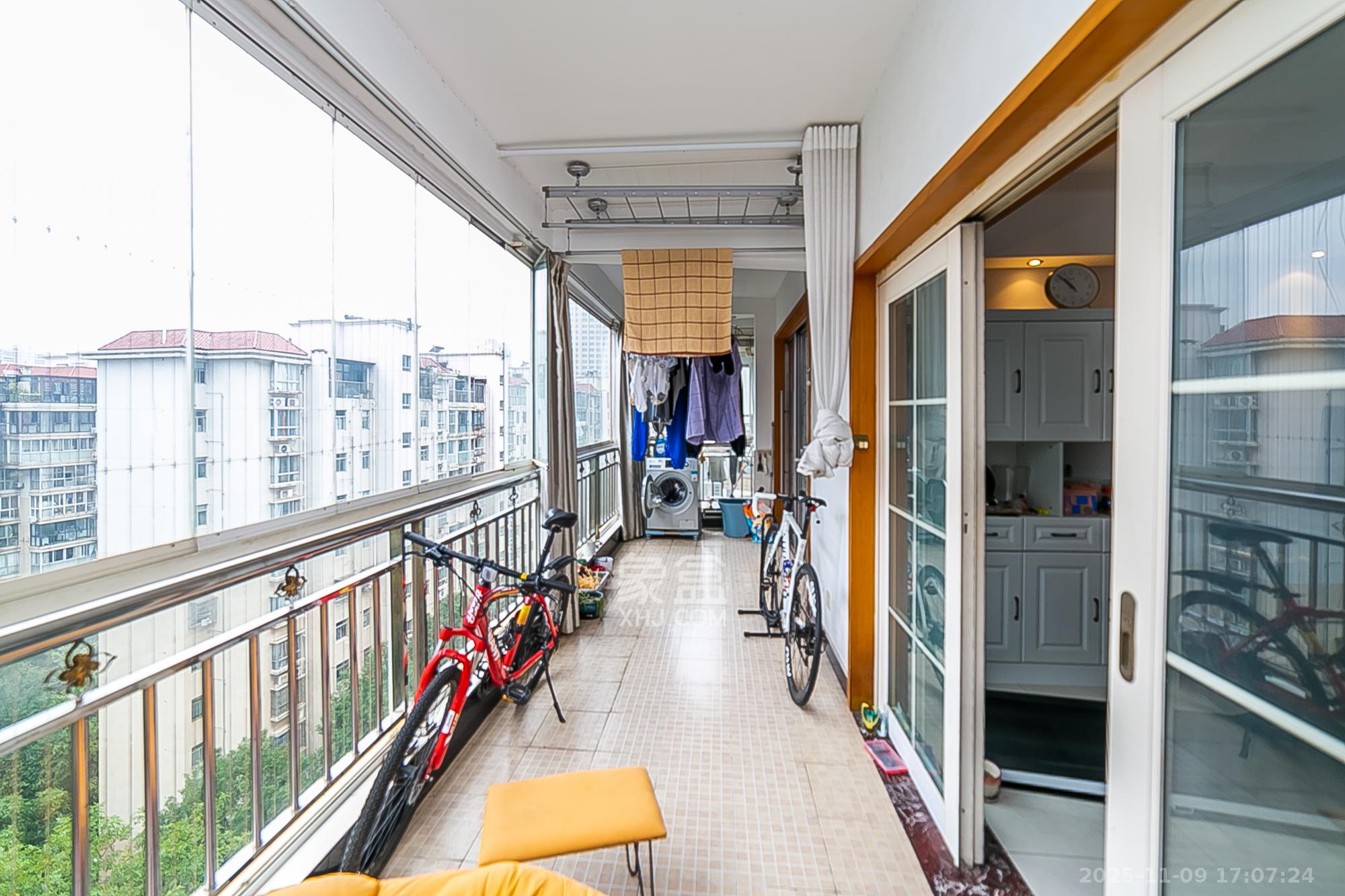 华银园 4室2厅2卫 148.0万 华银园 4室2厅2卫 148.0万阳台