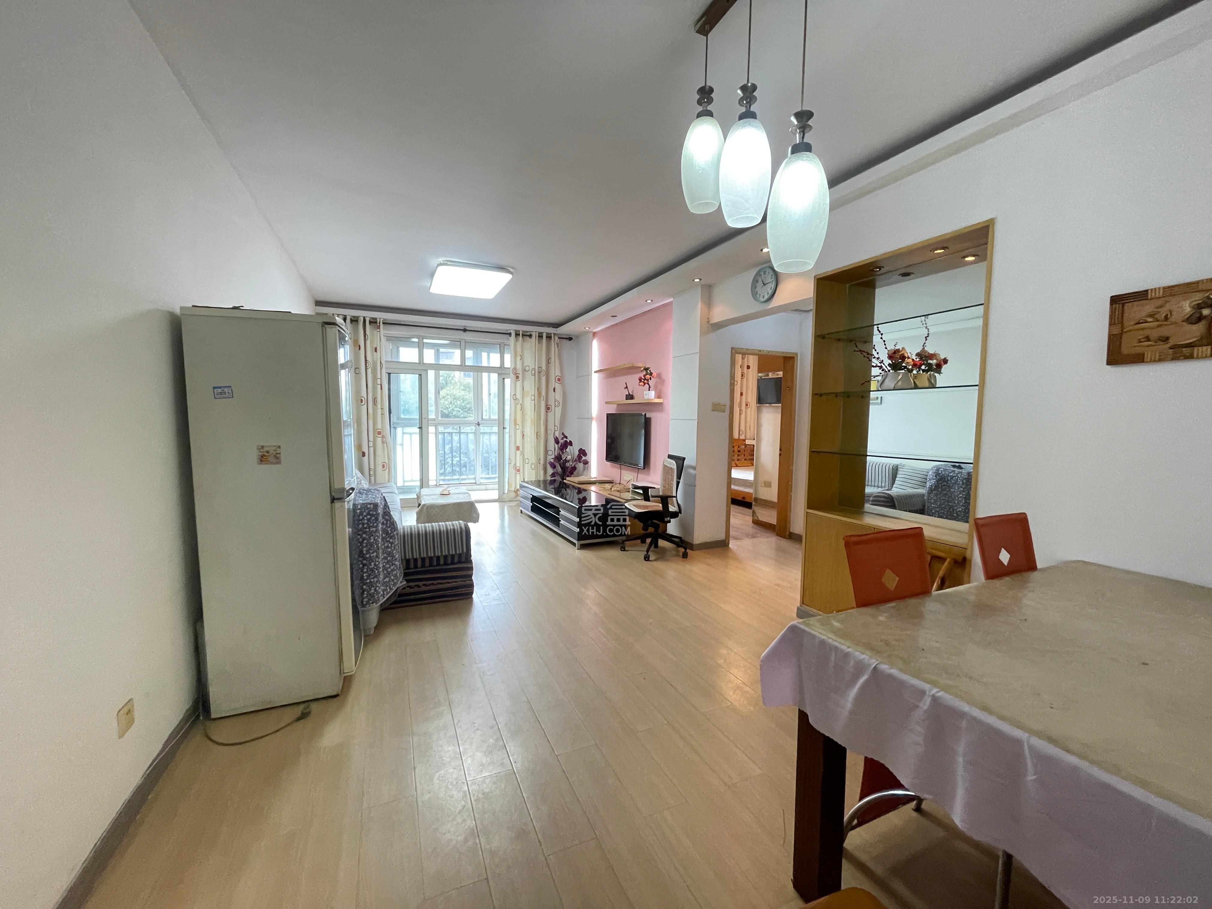 金碧文华  1室0厅0卫    2000.0元/月