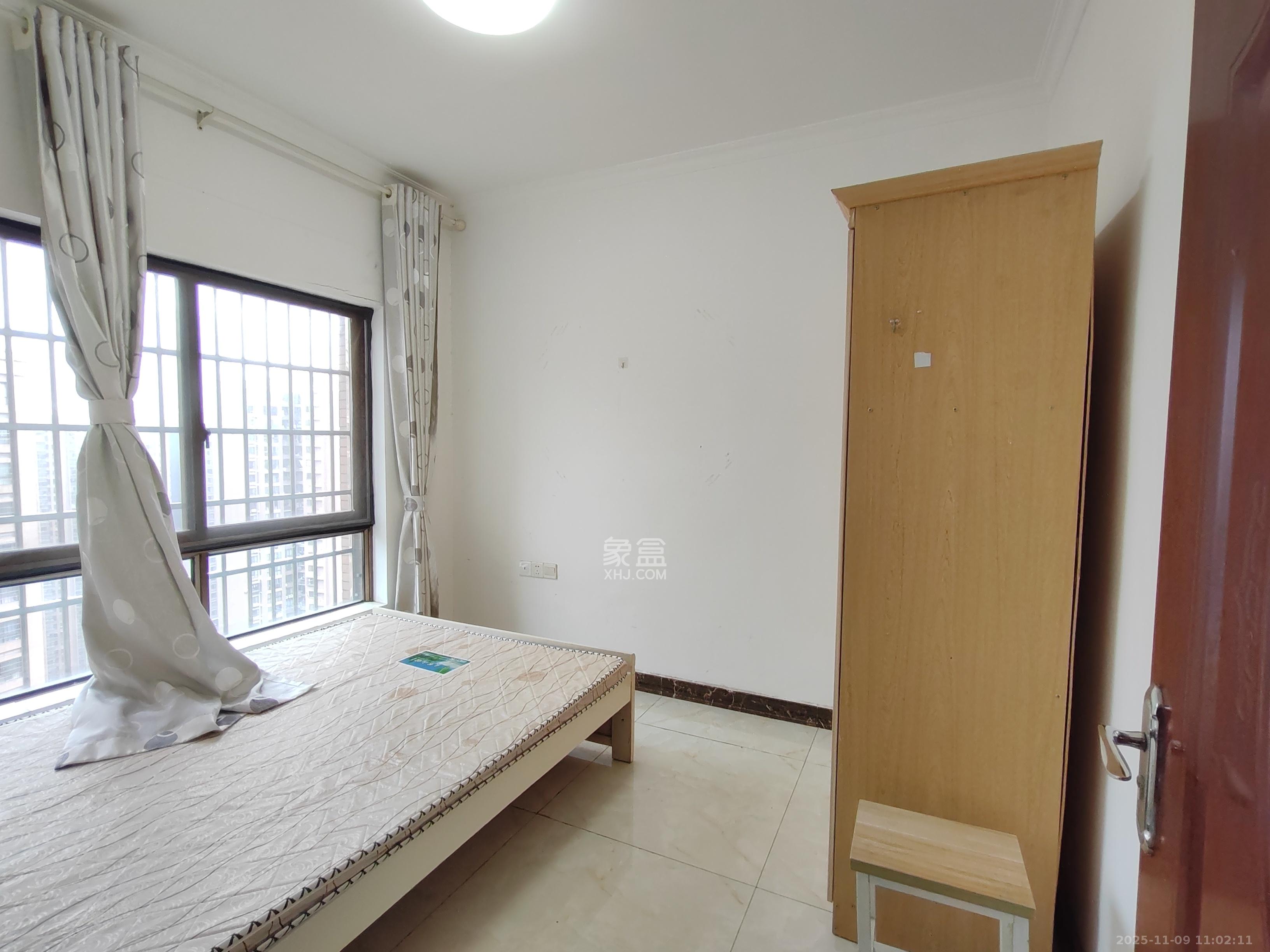 家和院  4室2厅1卫    1800.0元/月室内图