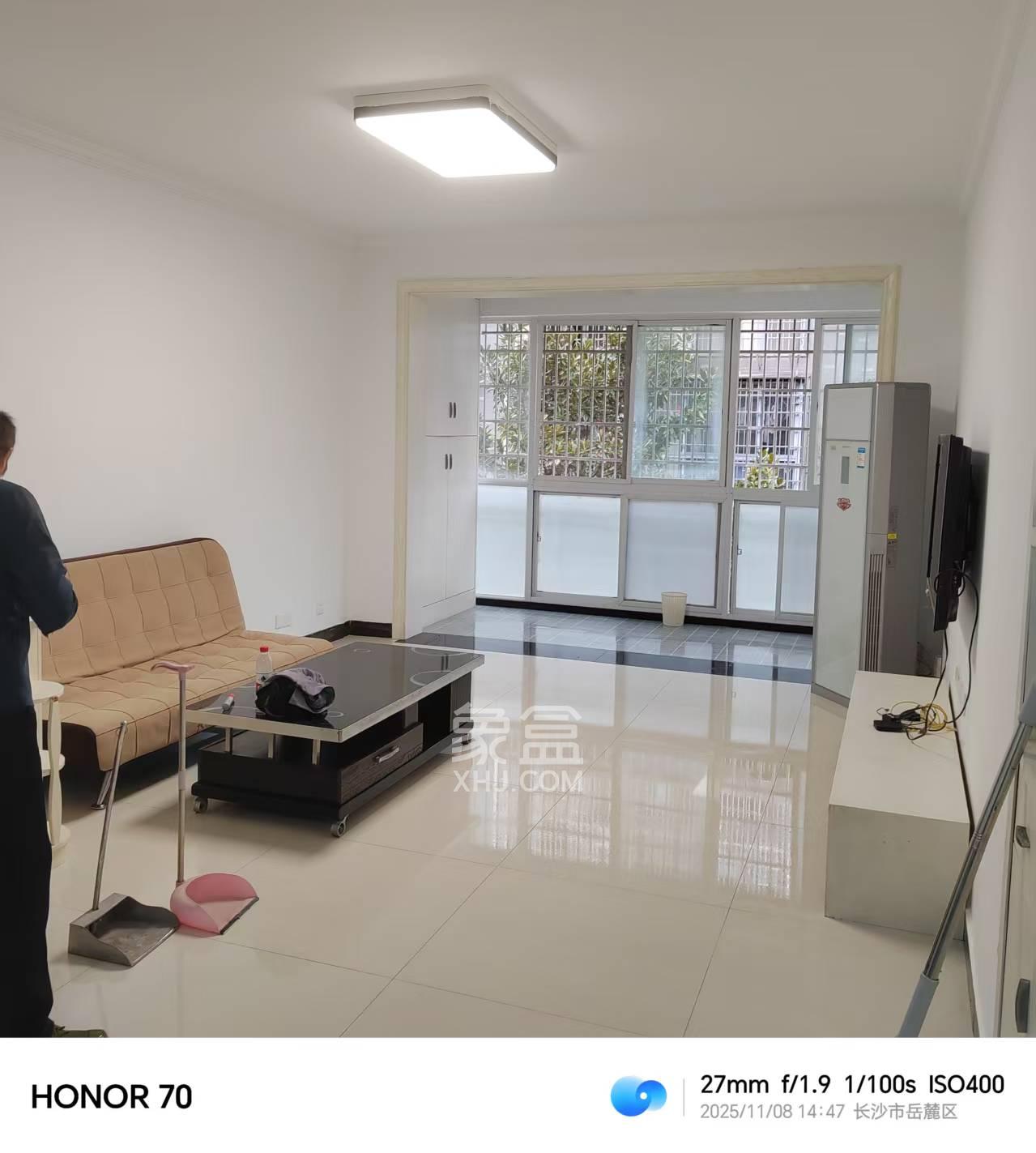 黄鹤小区3片  3室2厅1卫    2100.0元/月室内图