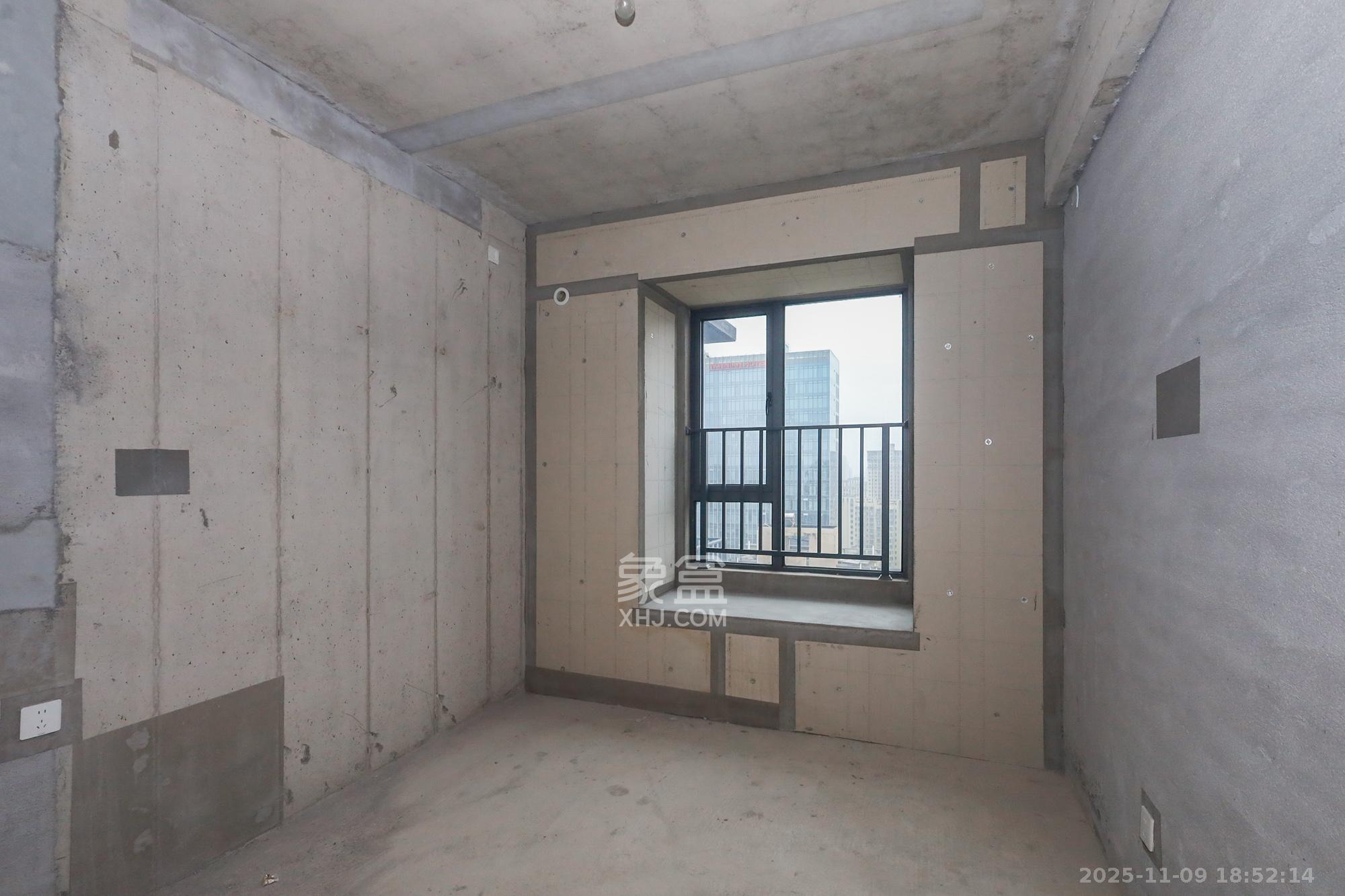 轨道中建麓江府 3室2厅2卫 165.0万 轨道中建麓江府 3室2厅2卫 165.0万卧室