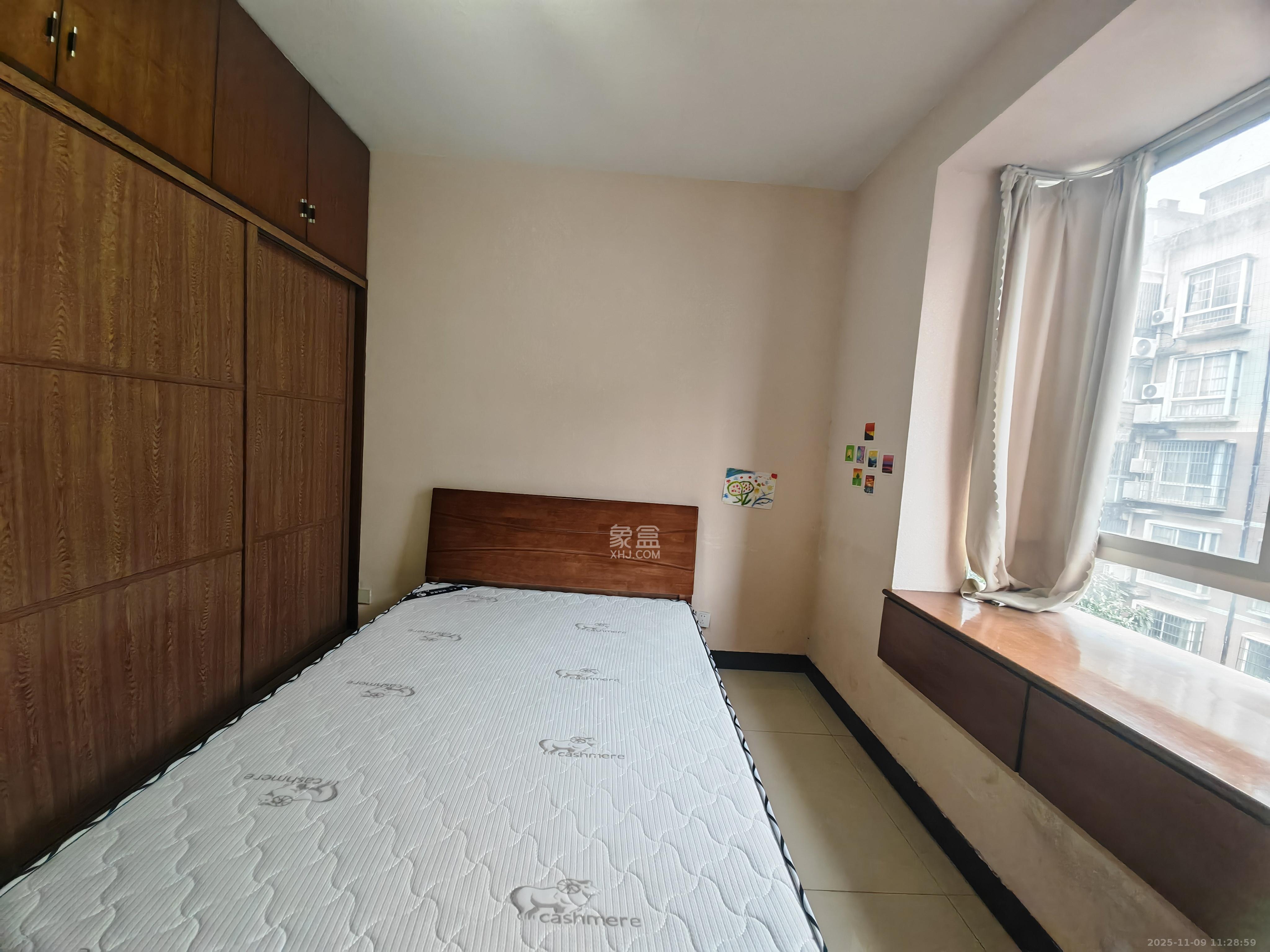 枫林绿洲  3室2厅2卫    2000.0元/月室内图