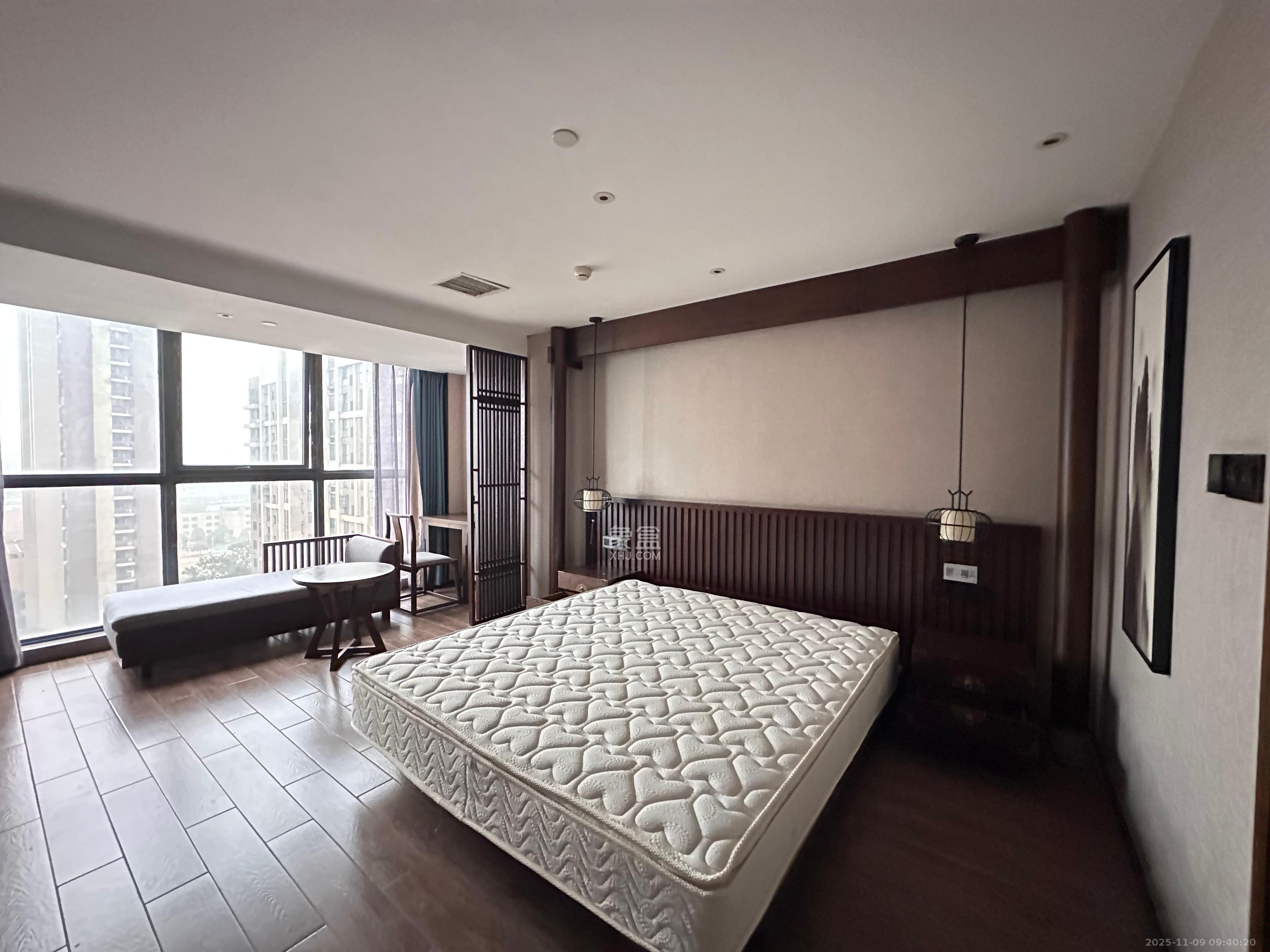 富兴旺角  1室1厅1卫    1300.0元/月