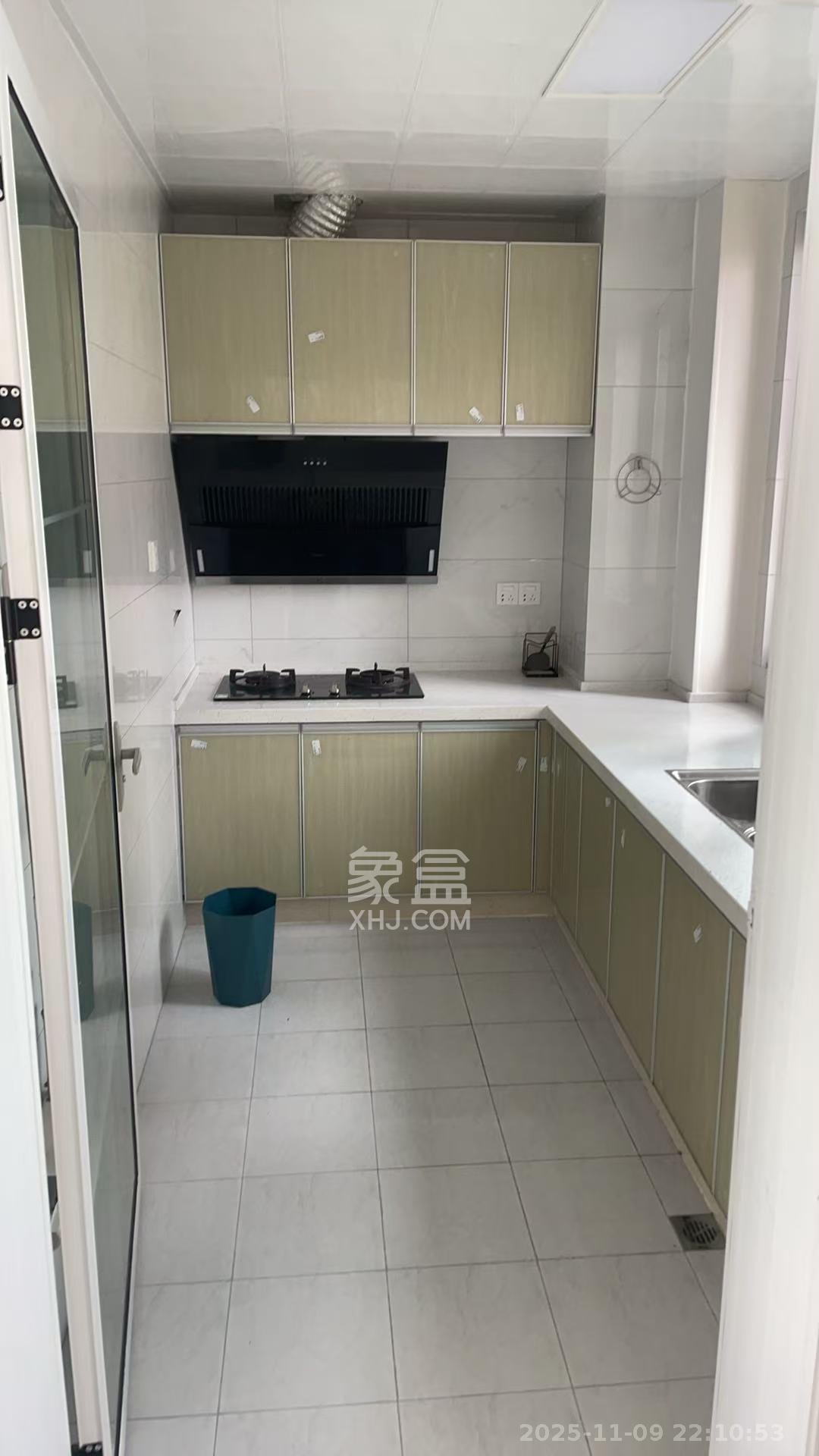 华龙家园（和泰家园）  3室2厅2卫    2000.0元/月室内图