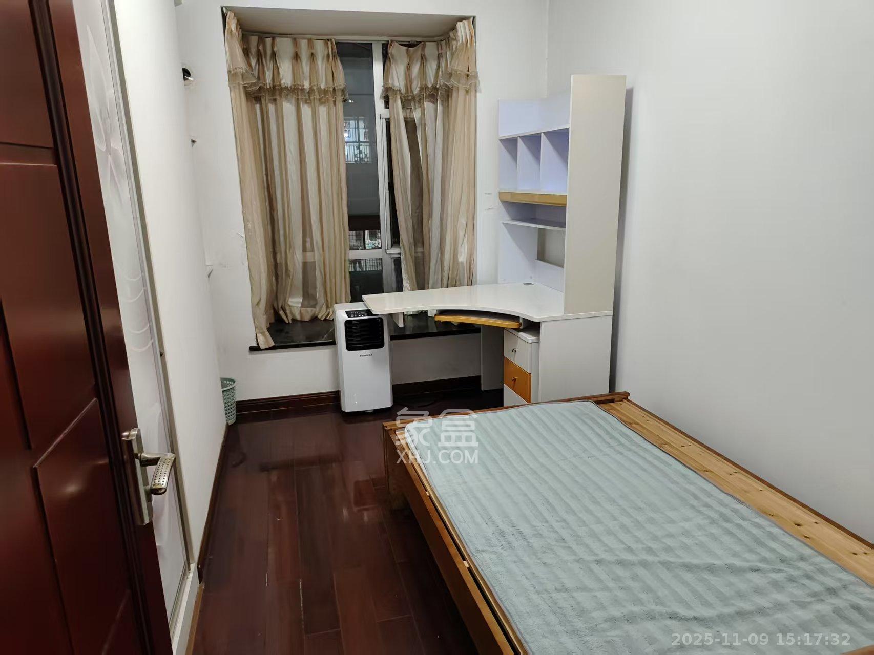 长房东郡  3室2厅2卫    2800.0元/月室内图