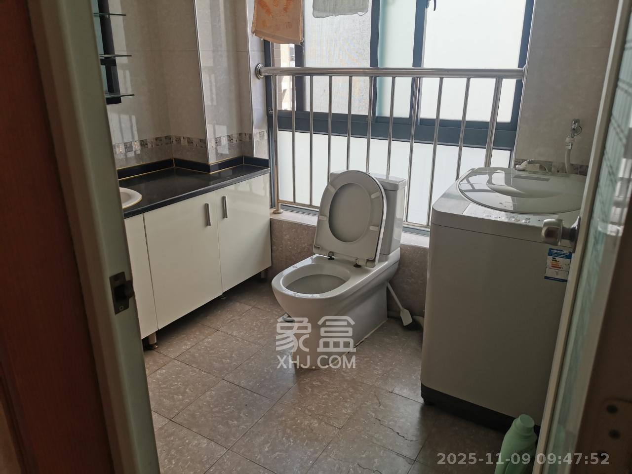 西子花苑  3室2厅2卫    3000.0元/月室内图