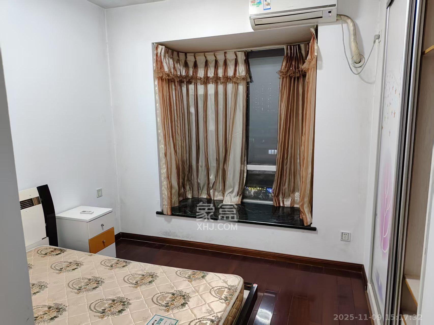 长房东郡  3室2厅2卫    2800.0元/月室内图