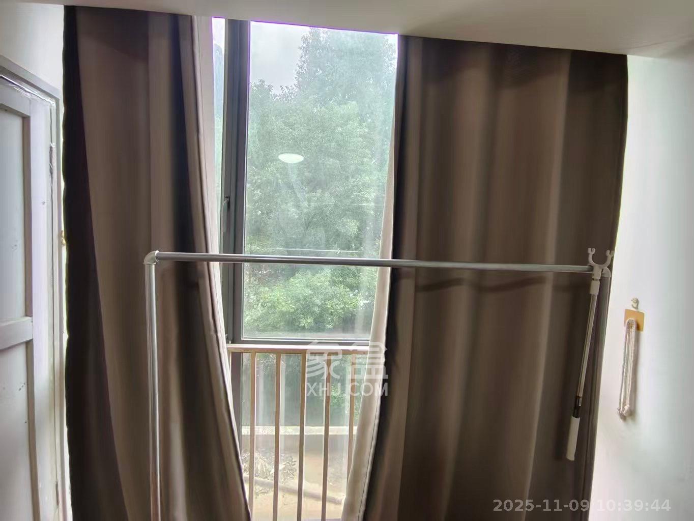 阳光100二期  1室1厅1卫    1200.0元/月室内图