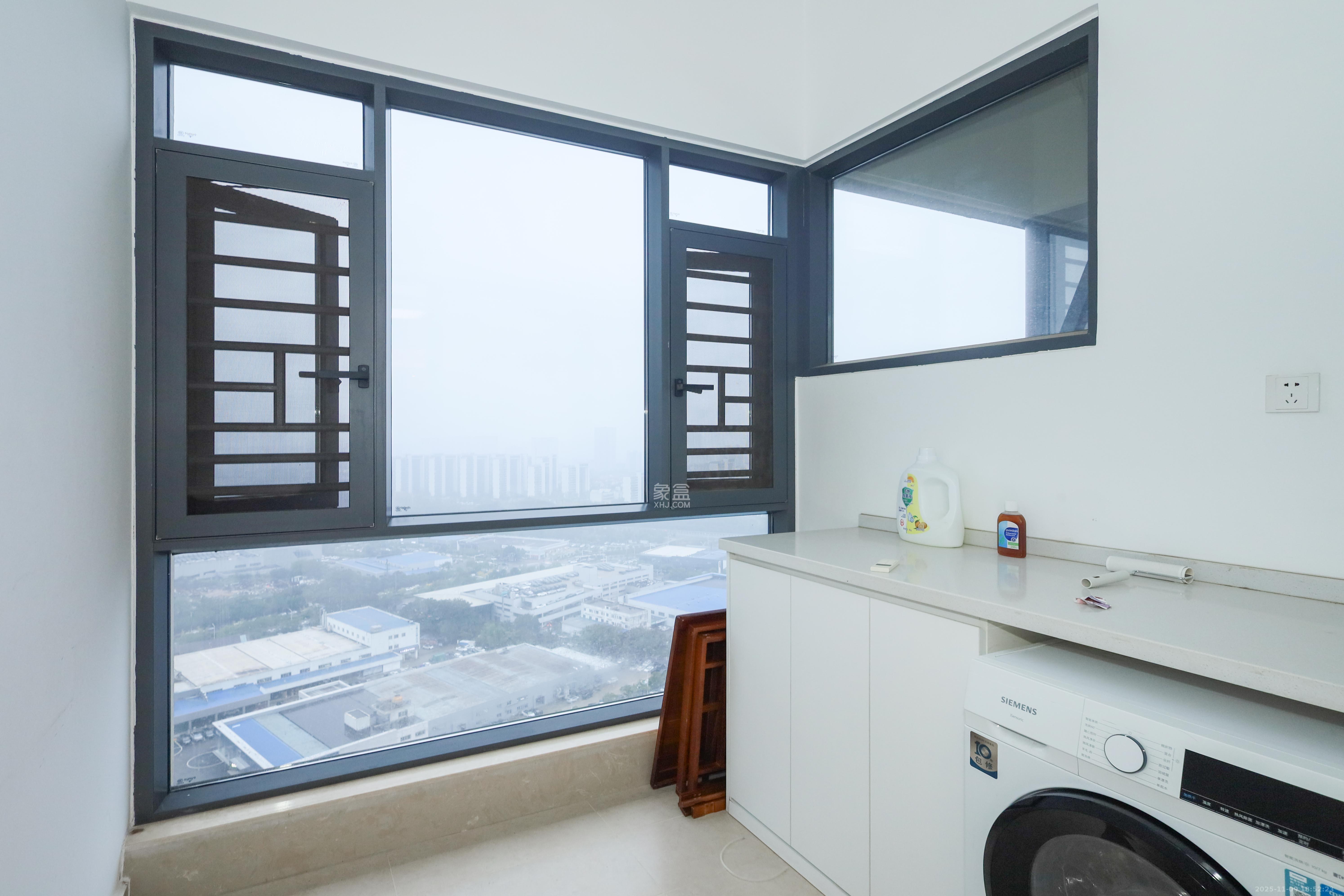 万科金色梦想B区  3室2厅2卫    110.0万阳台