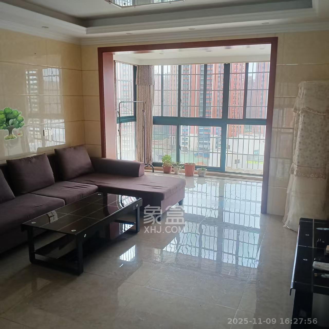 绿洲花园  3室2厅1卫    3000.0元/月