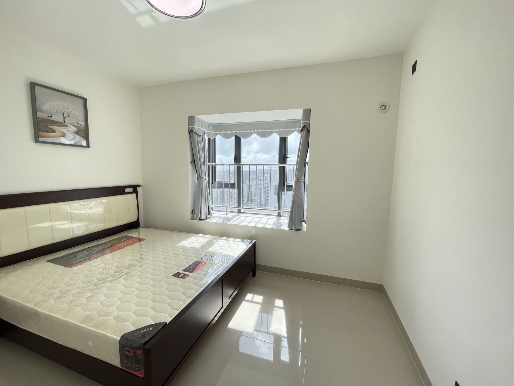 金龙苑  3室2厅2卫    116.0万客厅