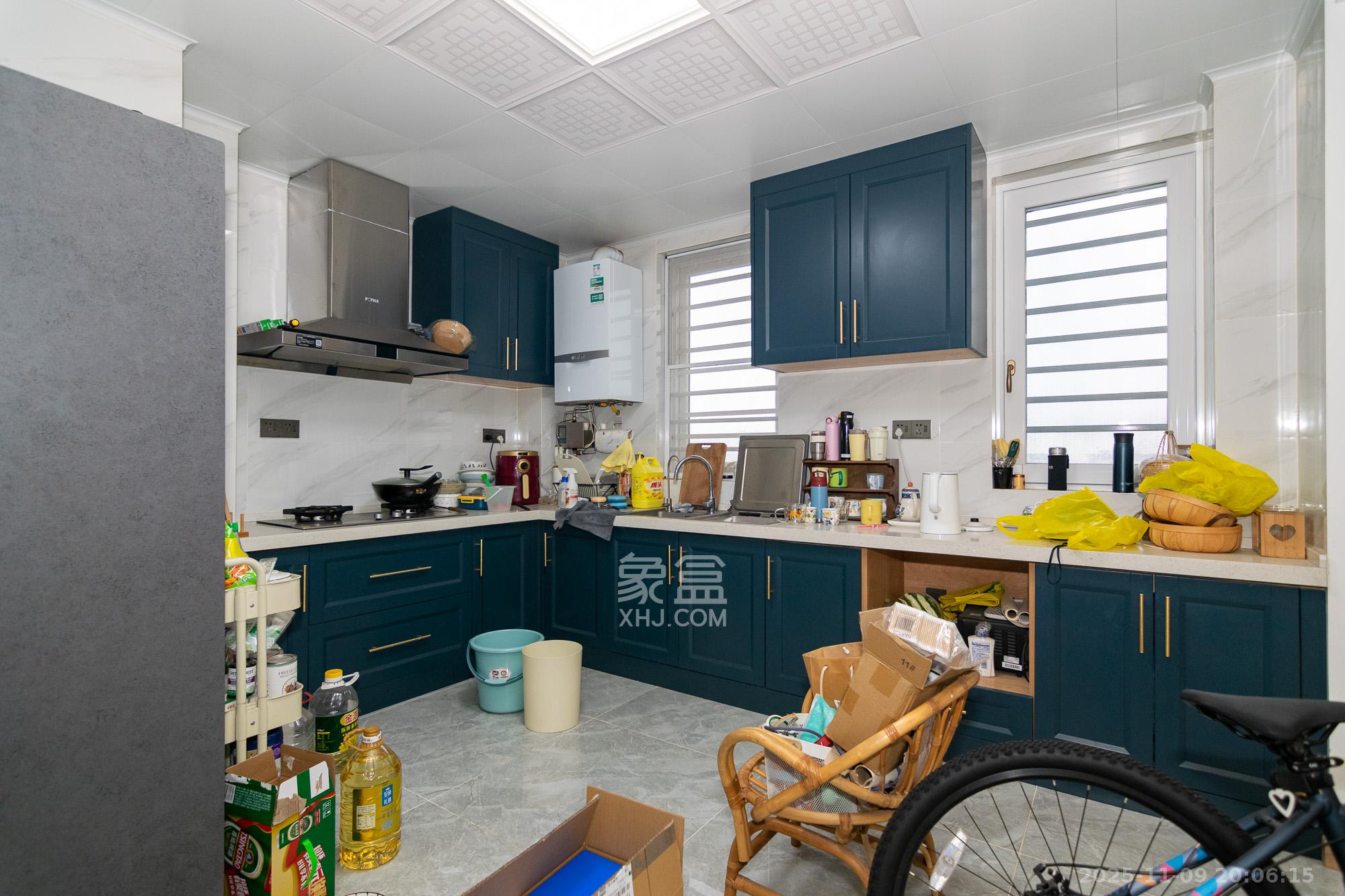 丽景华庭  4室2厅2卫    110.0万厨房