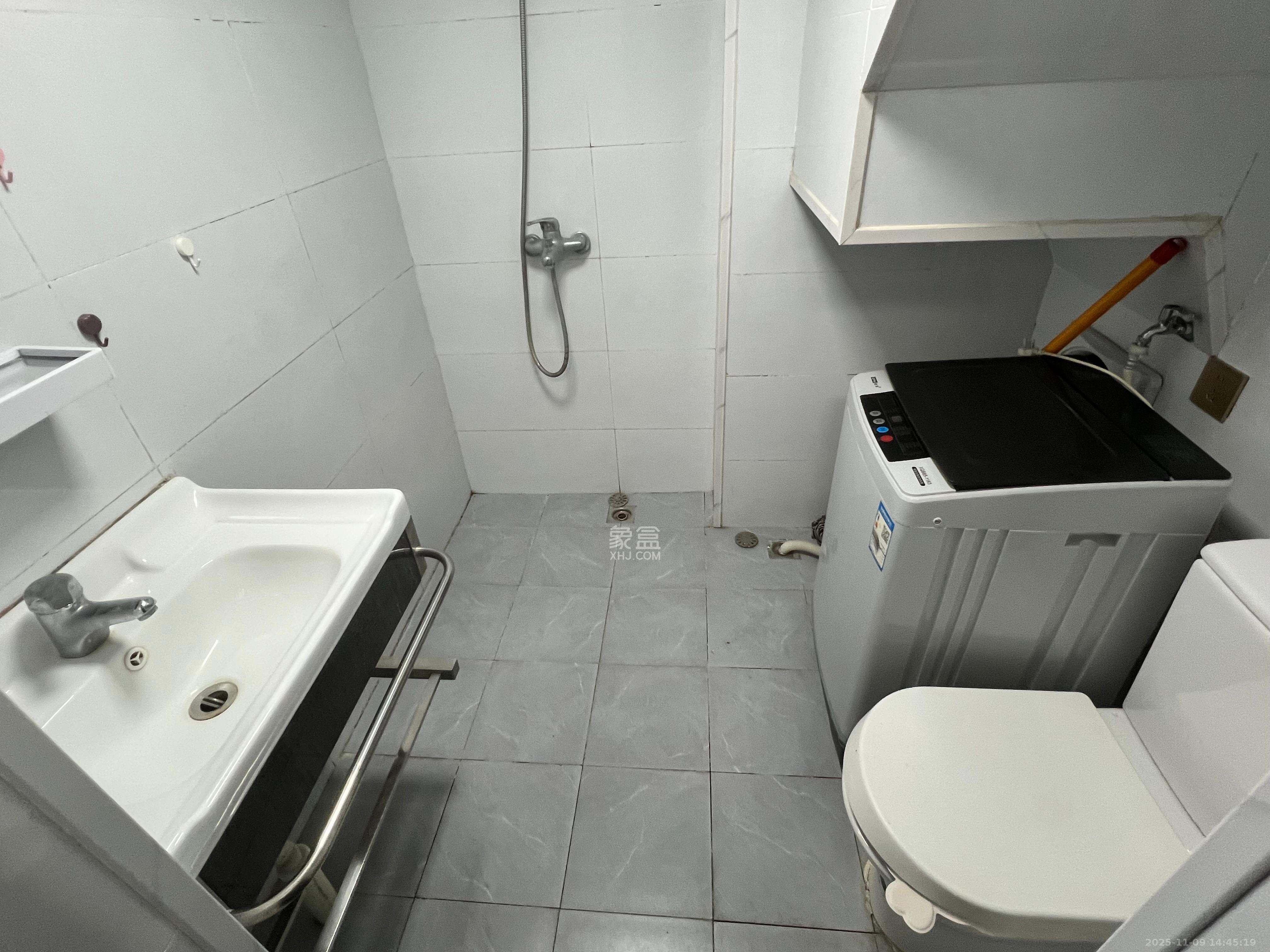 梅溪湖金茂湾  1室1厅1卫    1250.0元/月室内图