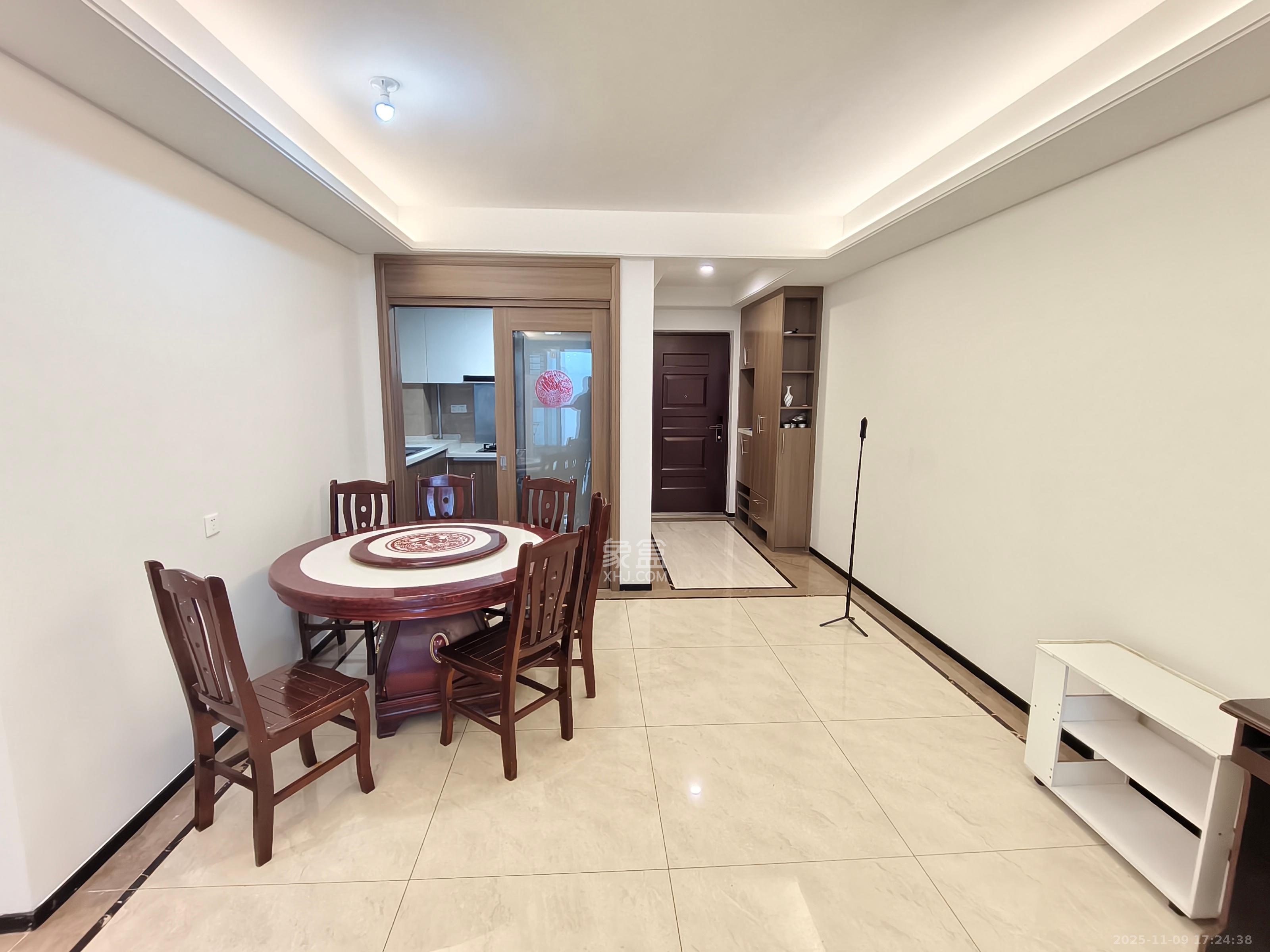 保利茉莉公馆  3室2厅2卫    3200.0元/月室内图