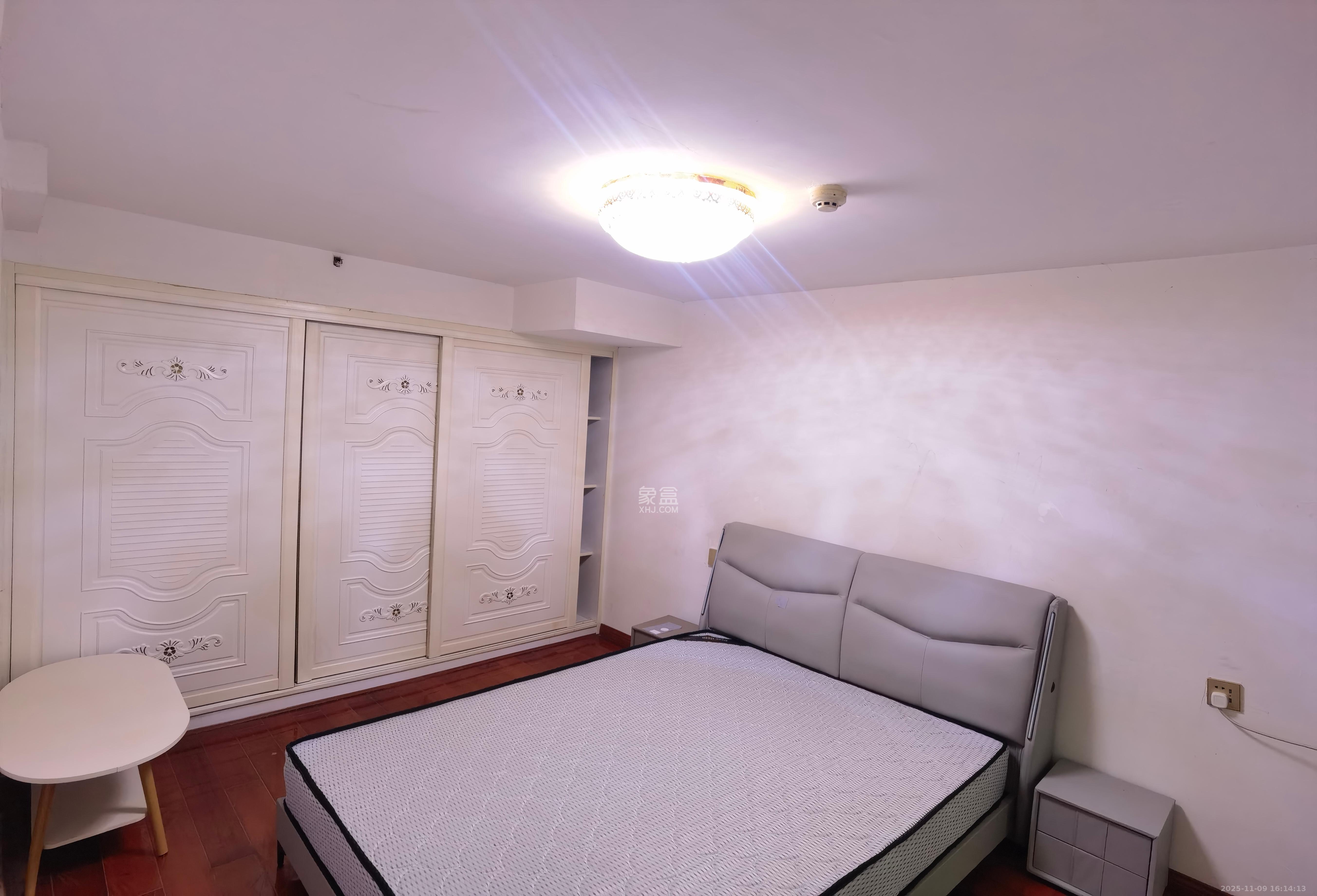 东盈商业广场（华泉城市广场）  2室1厅1卫    2300.0元/月室内图