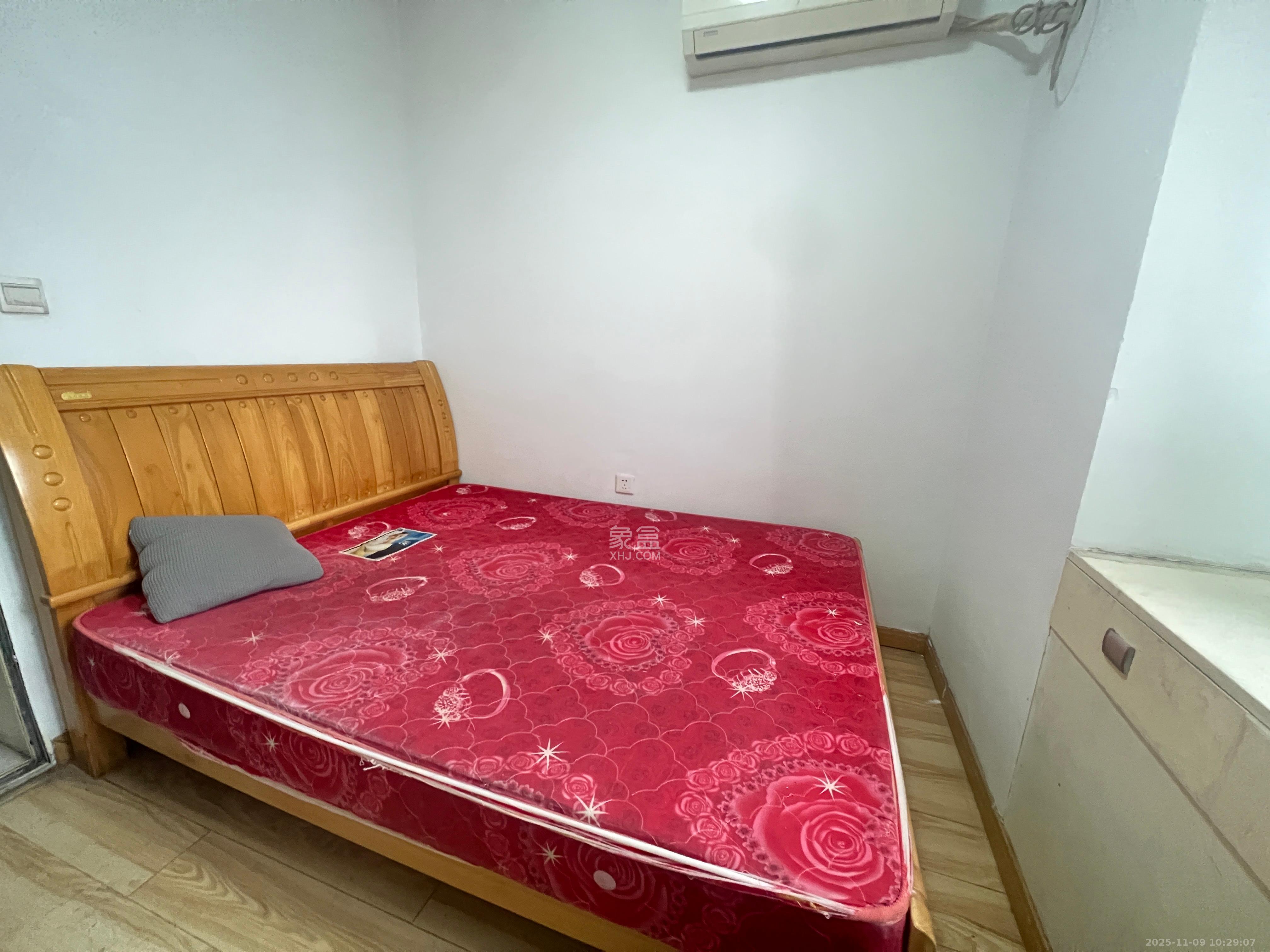 保利麓谷林语E区  3室2厅1卫    2300.0元/月室内图