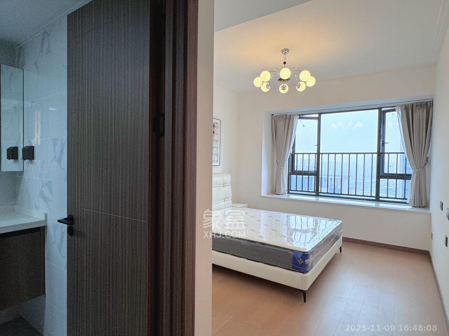 绿地V岛 4室2厅2卫 4700.0元/月 绿地V岛 4室2厅2卫 4700.0元/月室内图