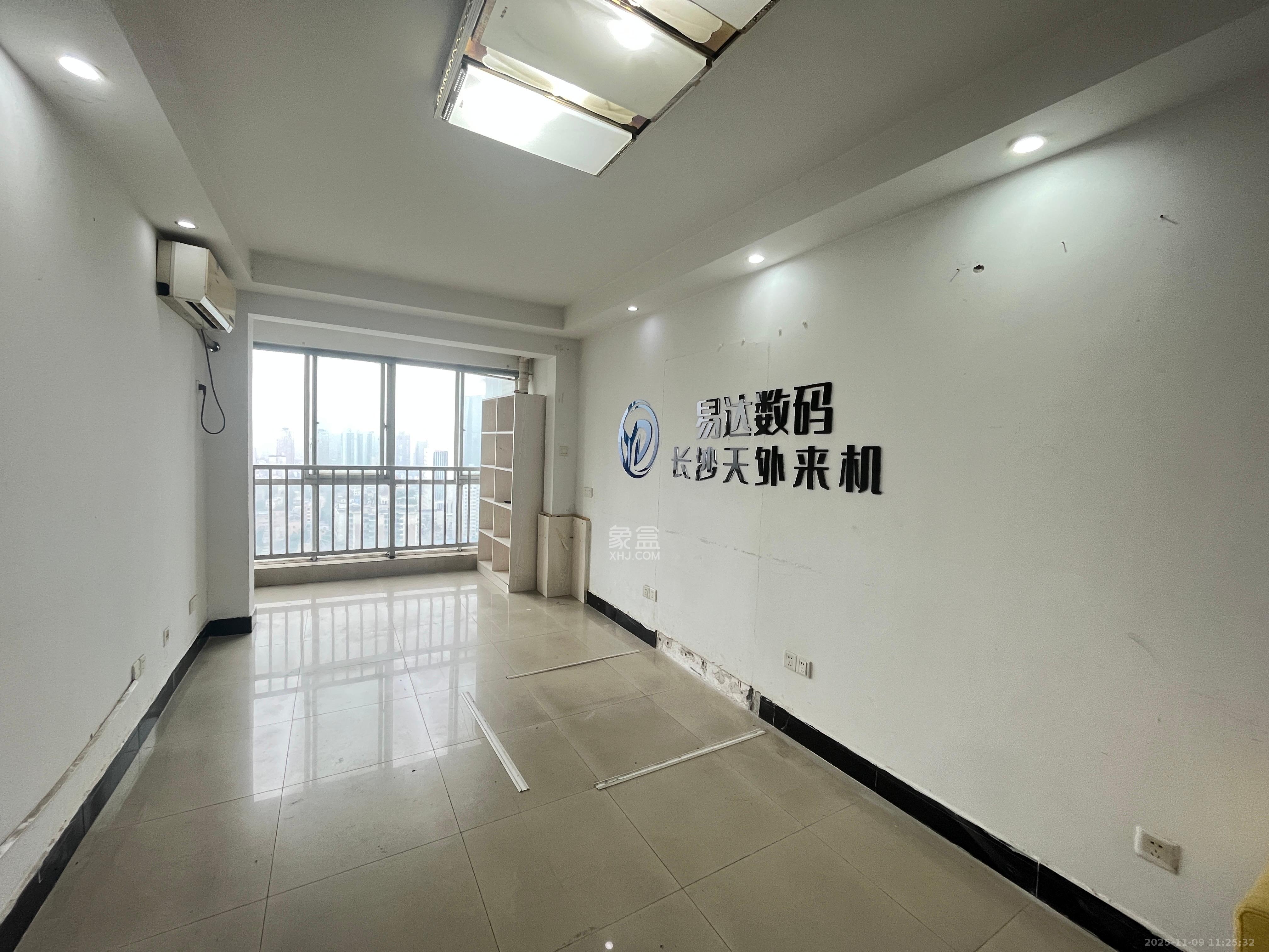 鸿运凯旋国际（科佳电脑城）  1室1厅1卫    1600.0元/月