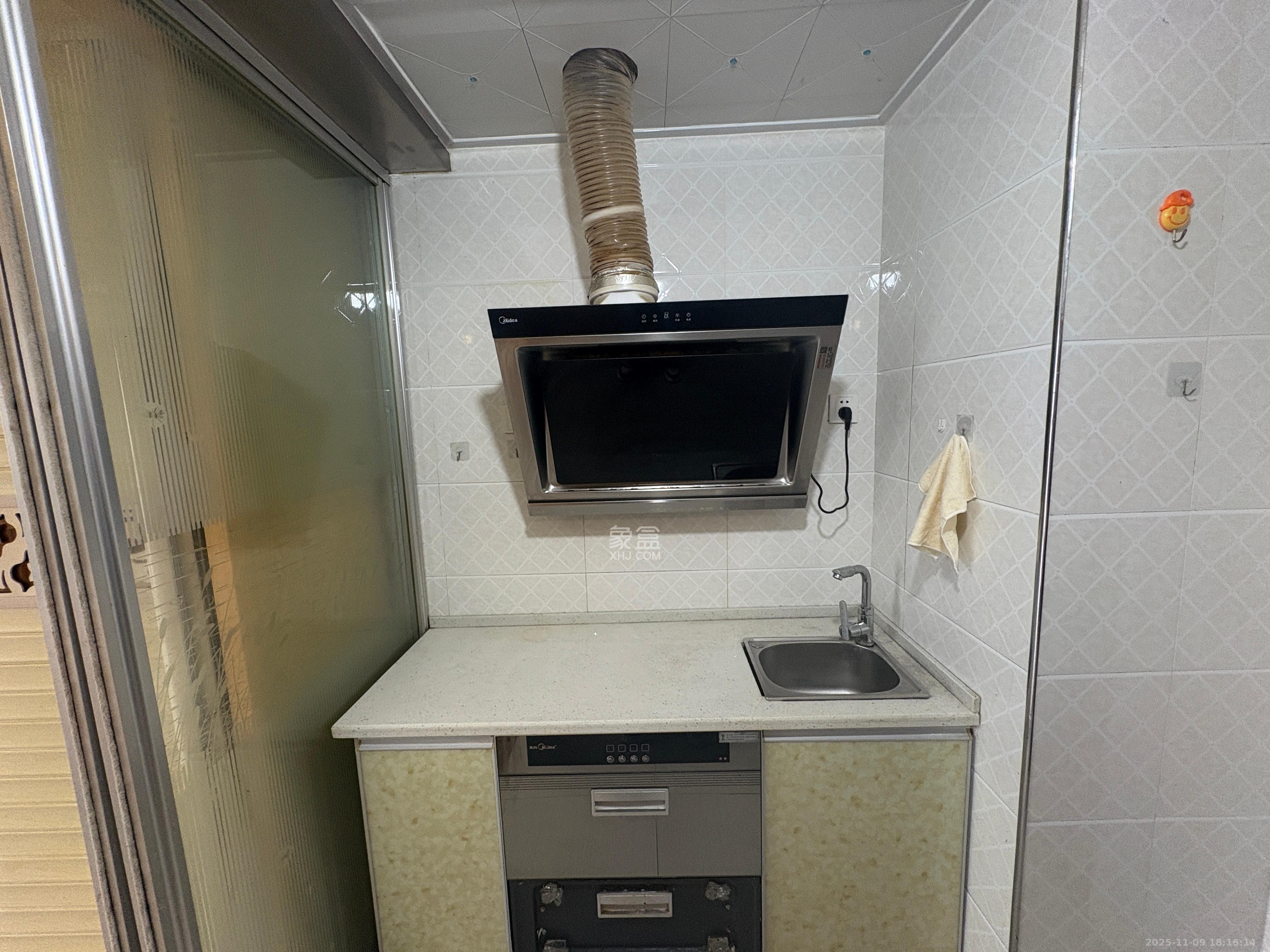 麓谷明珠  1室0厅1卫    1500.0元/月室内图