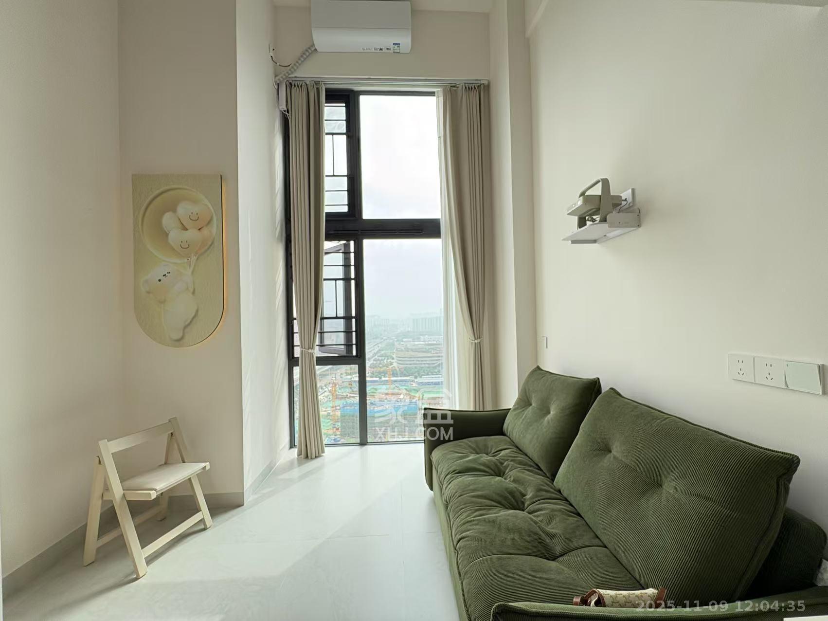 卓越洋湖晴翠  1室1厅1卫    2000.0元/月