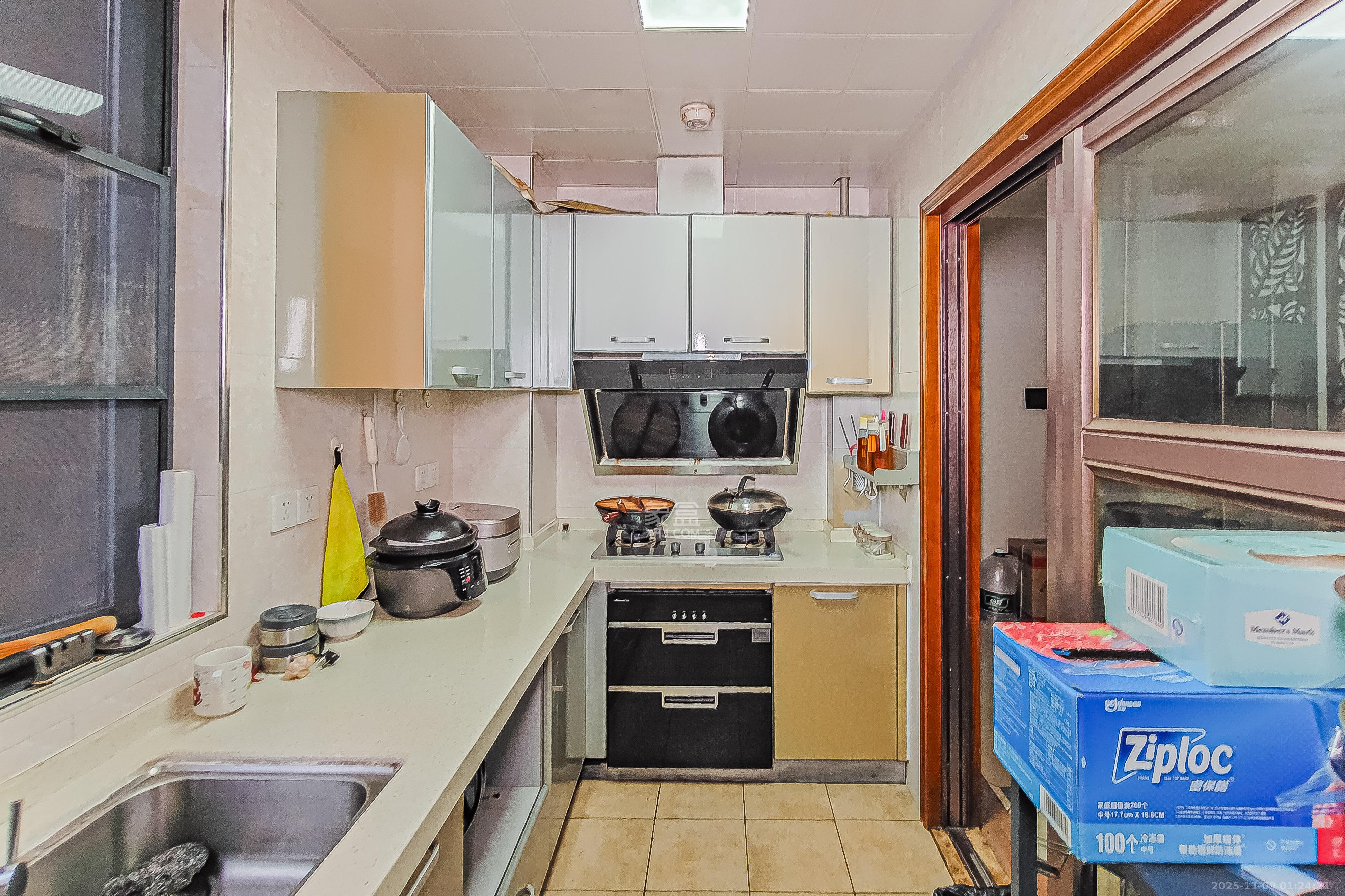 万博汇 4室2厅2卫 260.0万 万博汇 4室2厅2卫 260.0万厨房