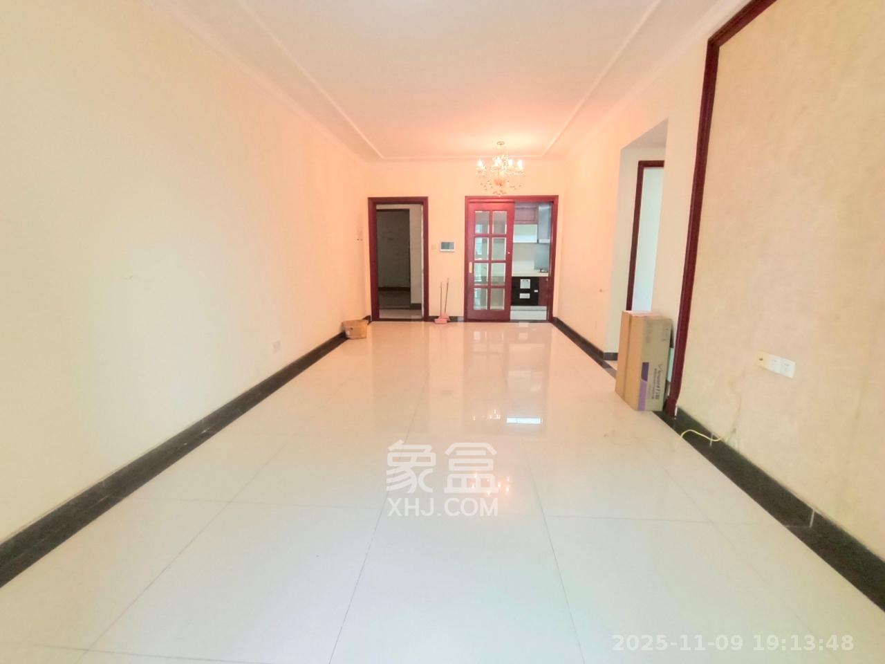 恒大城  2室2厅1卫    2100.0元/月室内图