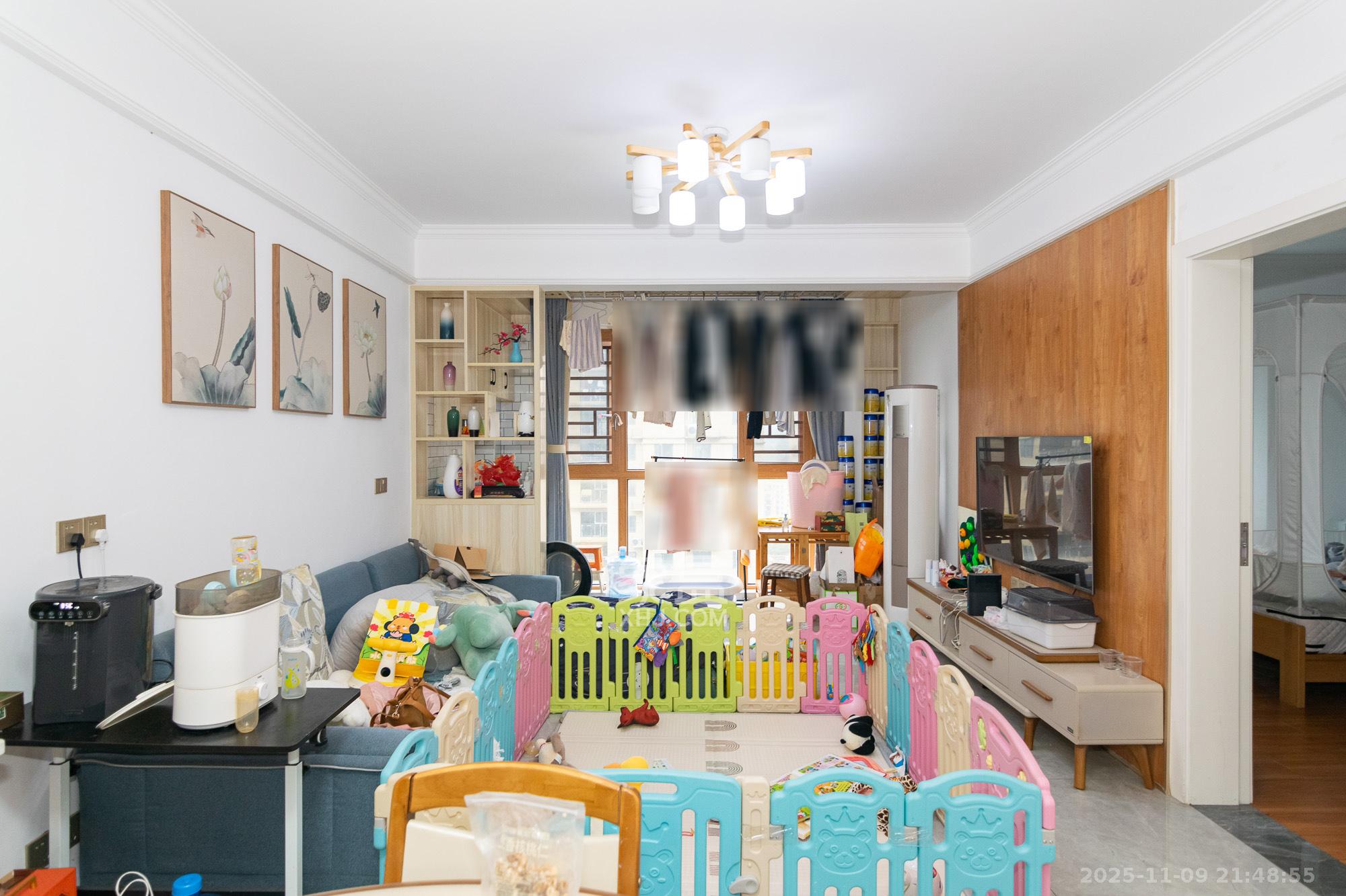 澳海月亮湾  3室2厅1卫    69.8万客厅