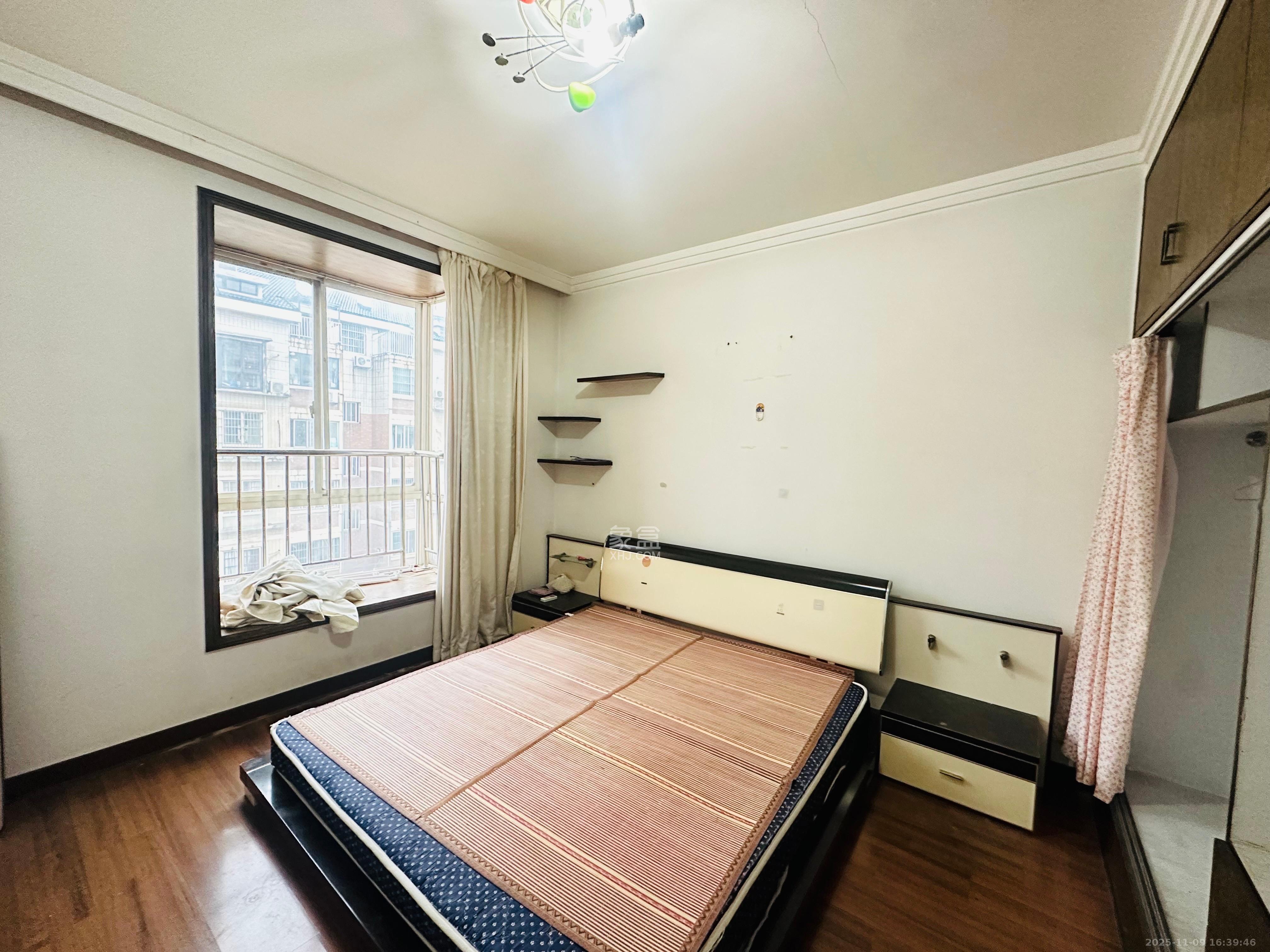 枫林绿洲  3室2厅2卫    1800.0元/月室内图