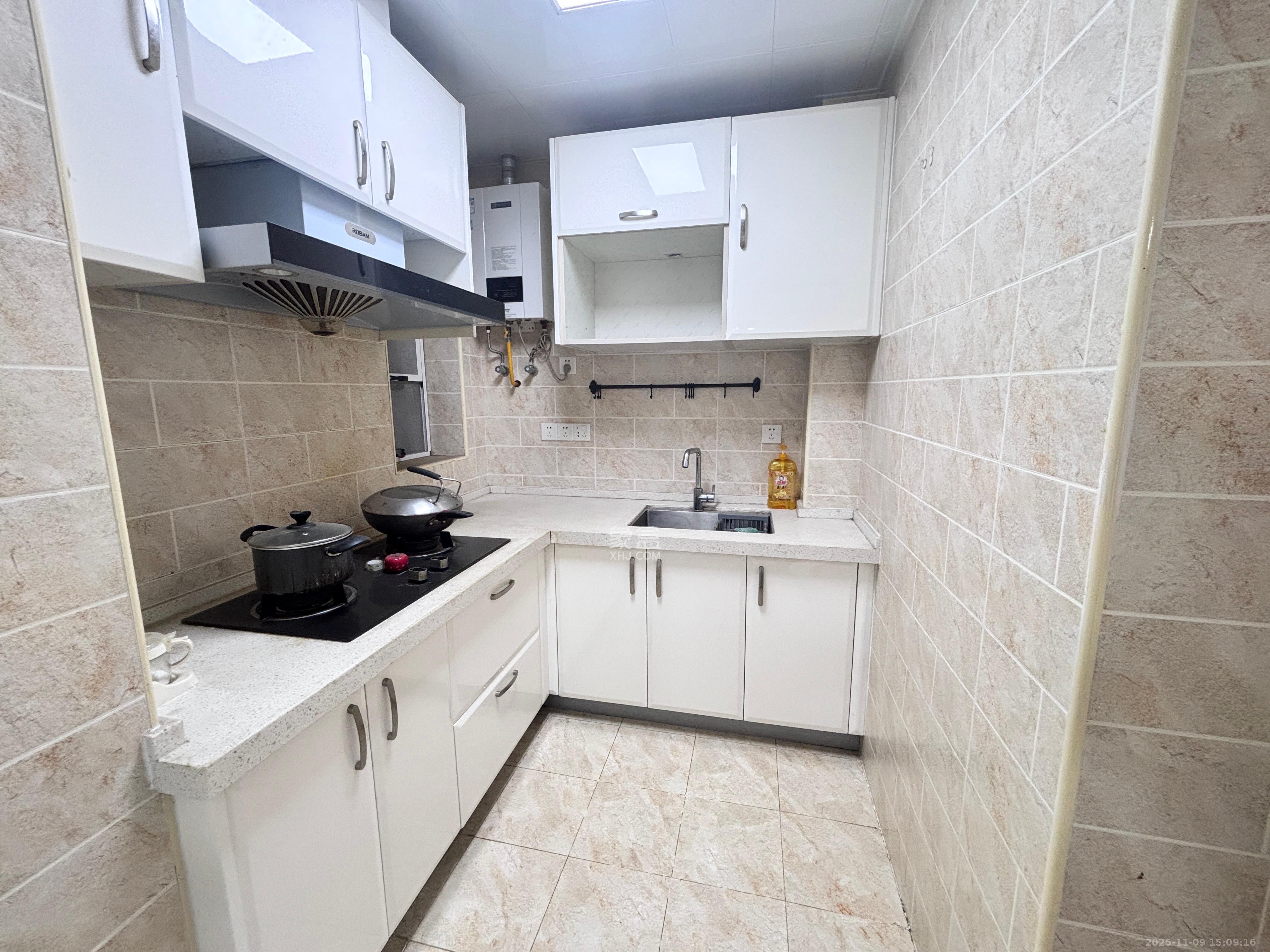 新城国际花都 3室2厅1卫 1600.0元/月 新城国际花都 3室2厅1卫 1600.0元/月室内图