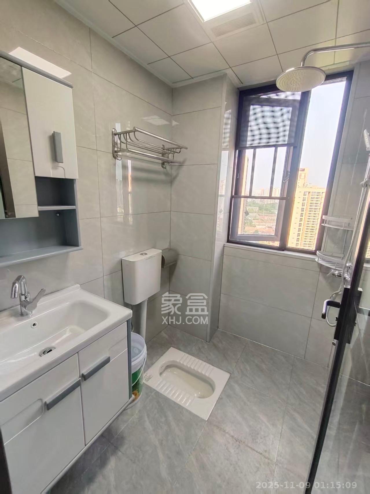 和润园三期 2室2厅1卫 2200.0元/月 和润园三期 2室2厅1卫 2200.0元/月室内图