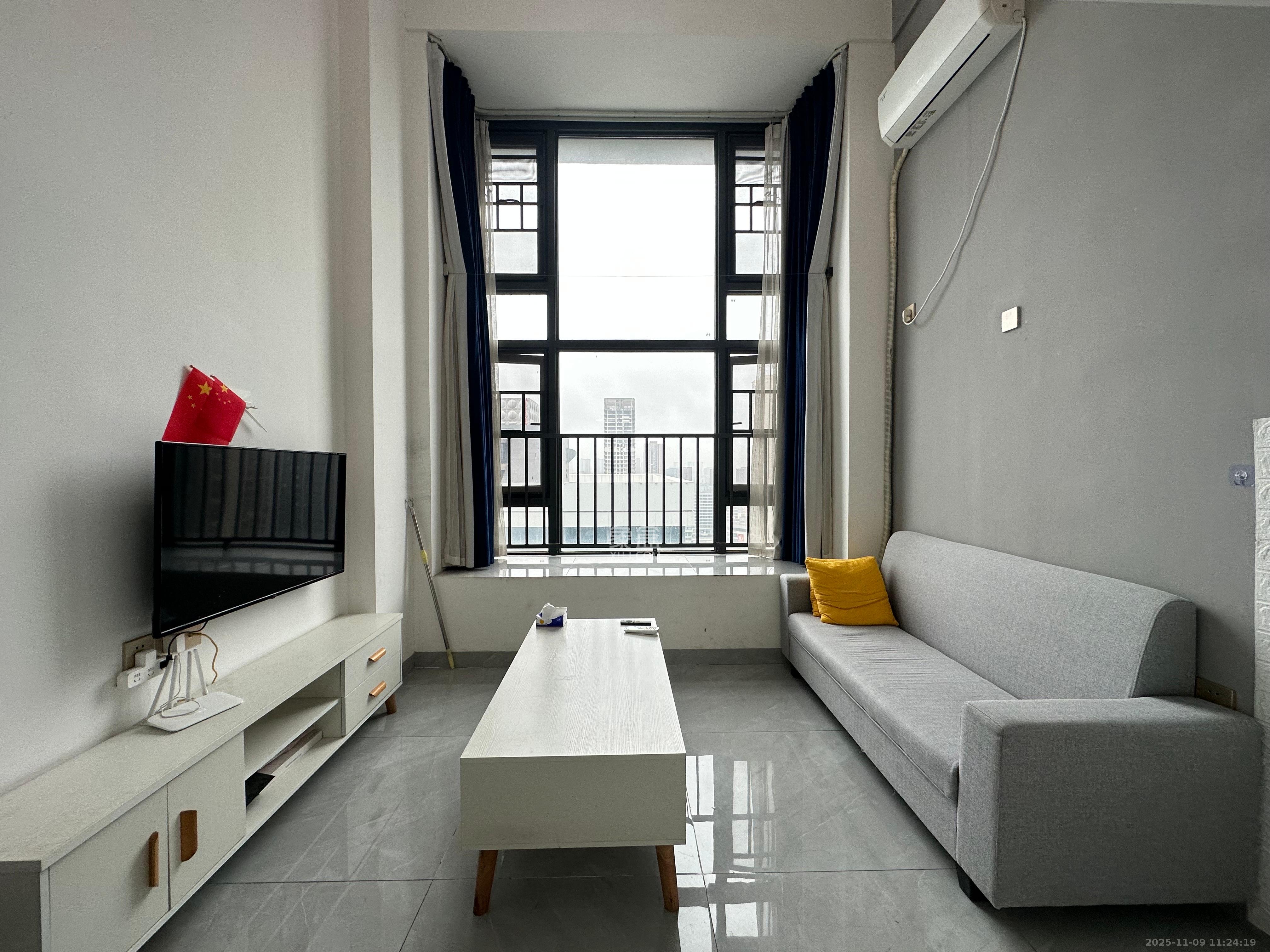 龙湖湘江星座（祺鑫星座公寓）  1室1厅1卫    1700.0元/月室内图