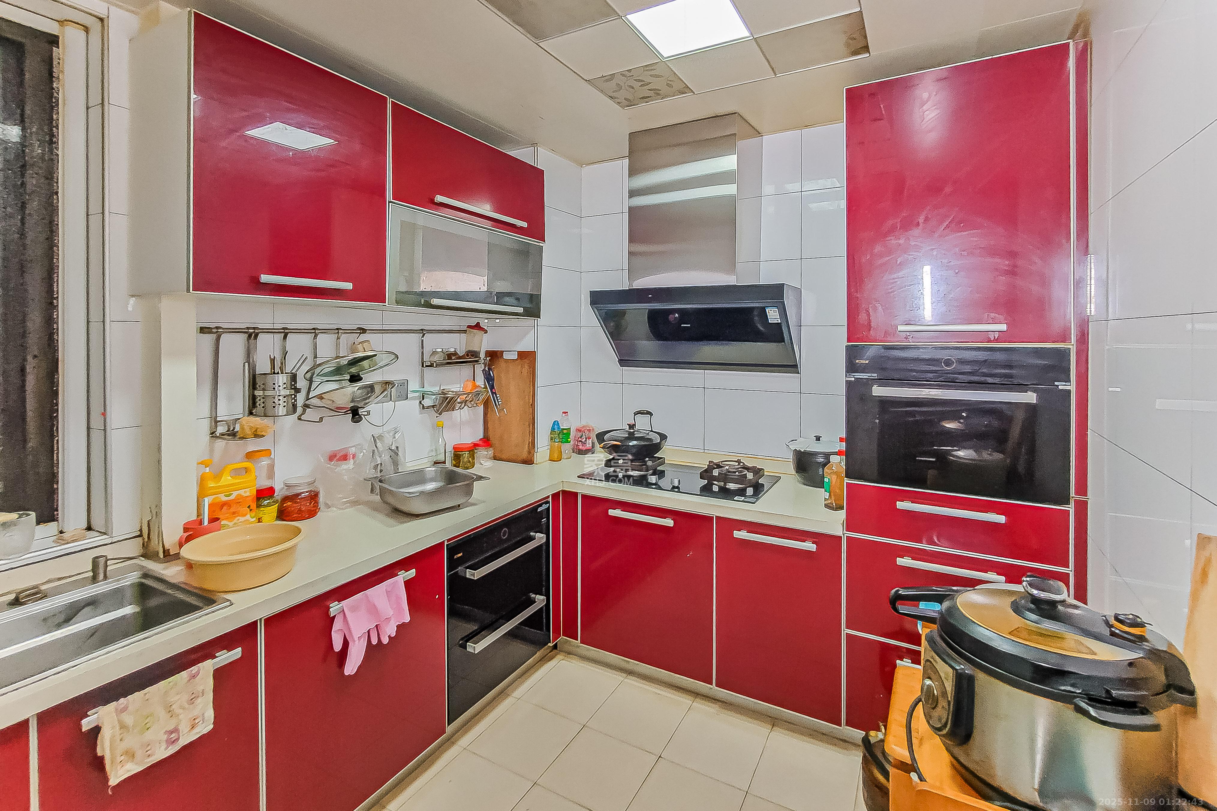 三重星都心  3室2厅2卫    135.0万厨房