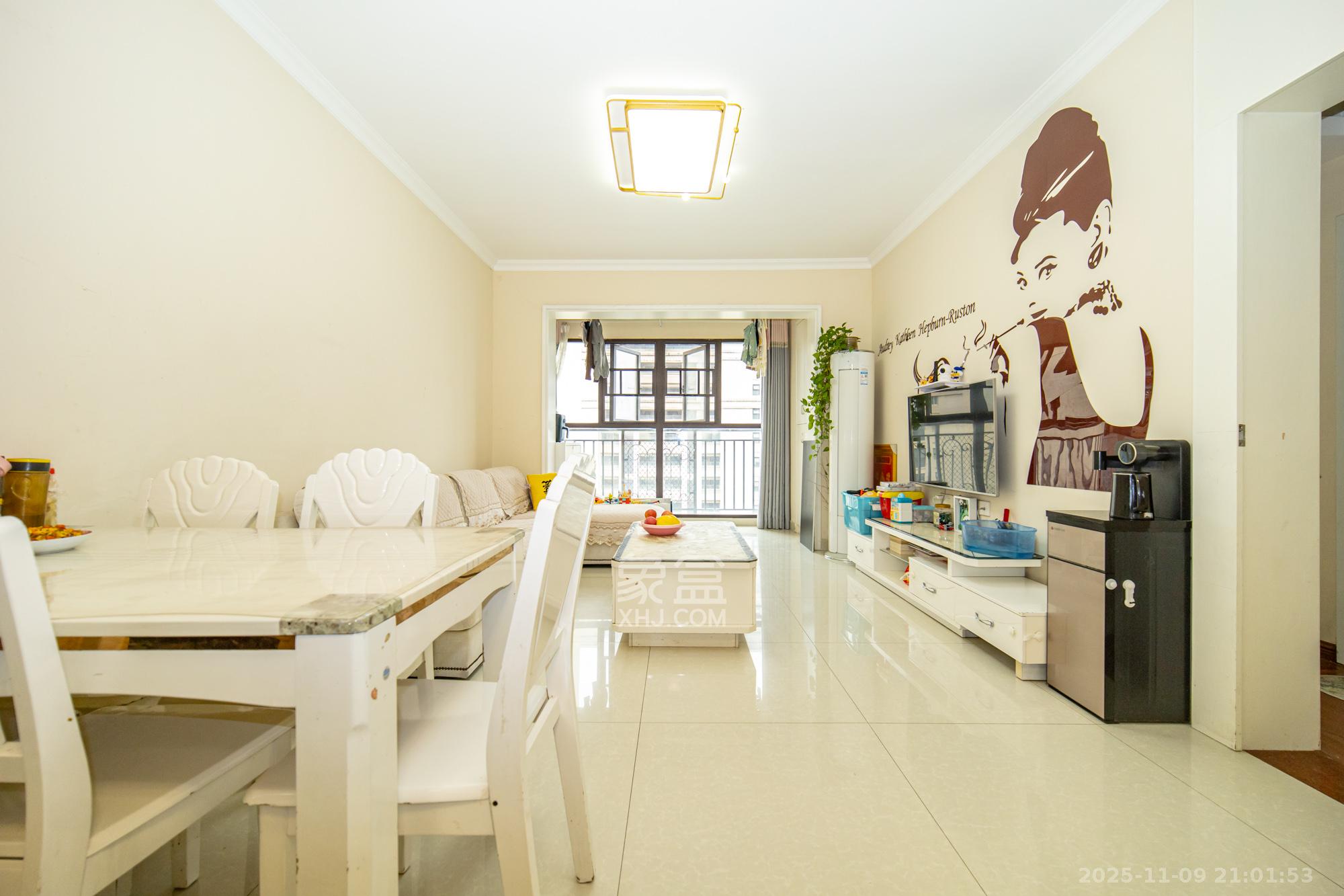 金科时代中心 3室1厅1卫 78.8万 金科时代中心 3室1厅1卫 78.8万客厅