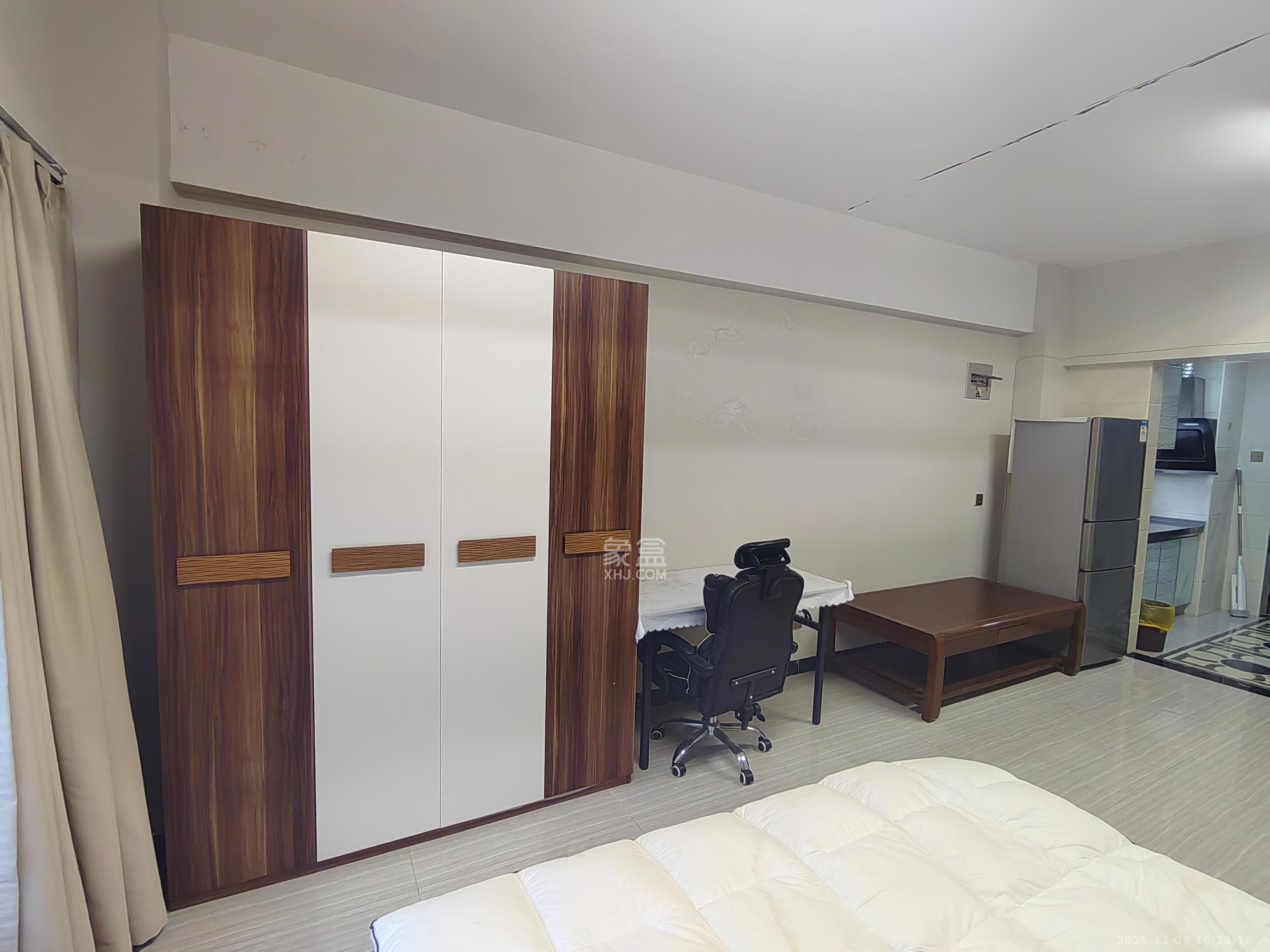 世纪桃花苑  1室0厅1卫    1300.0元/月室内图