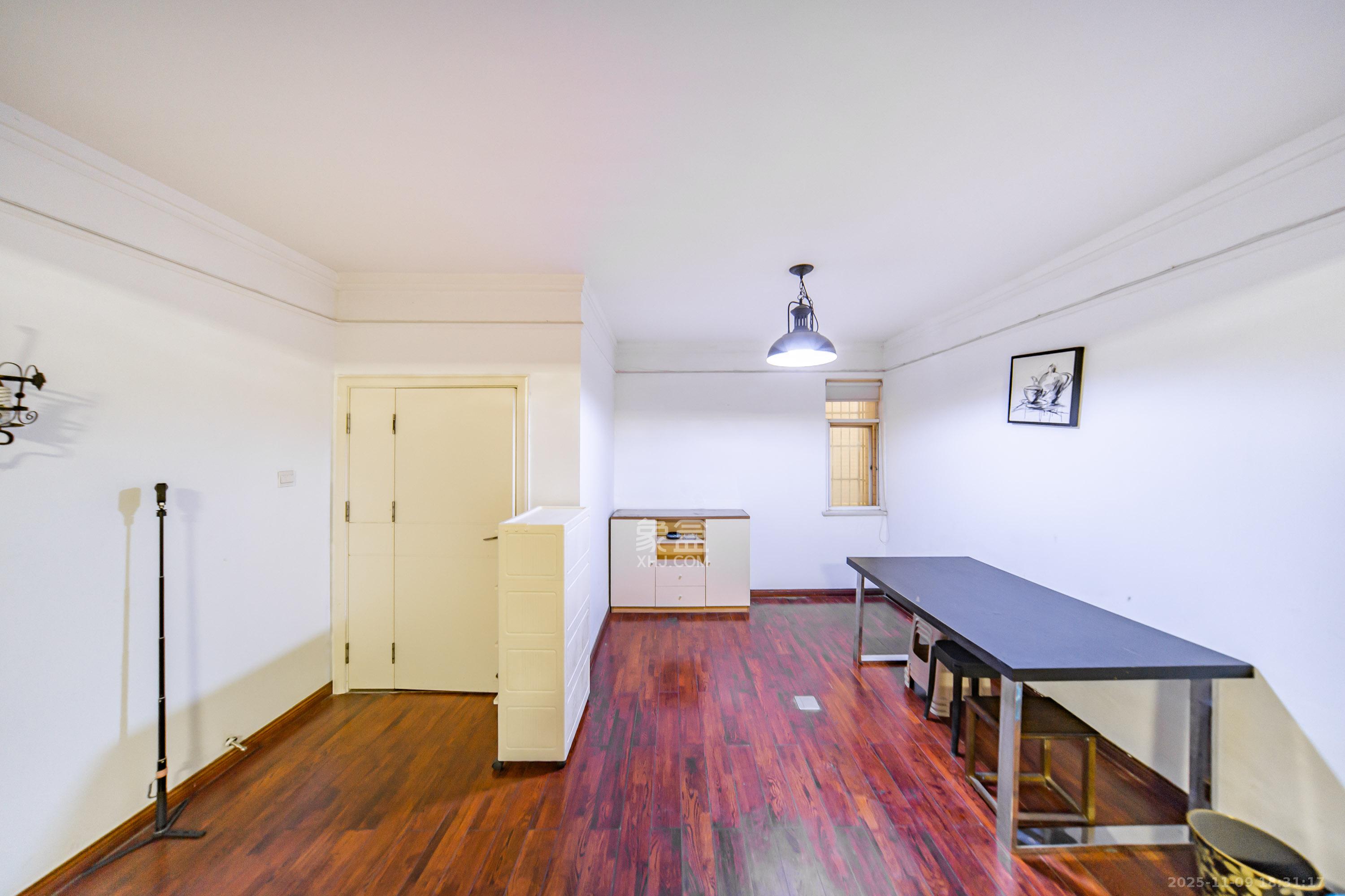 四季阳光花城  4室2厅2卫    180.0万其他