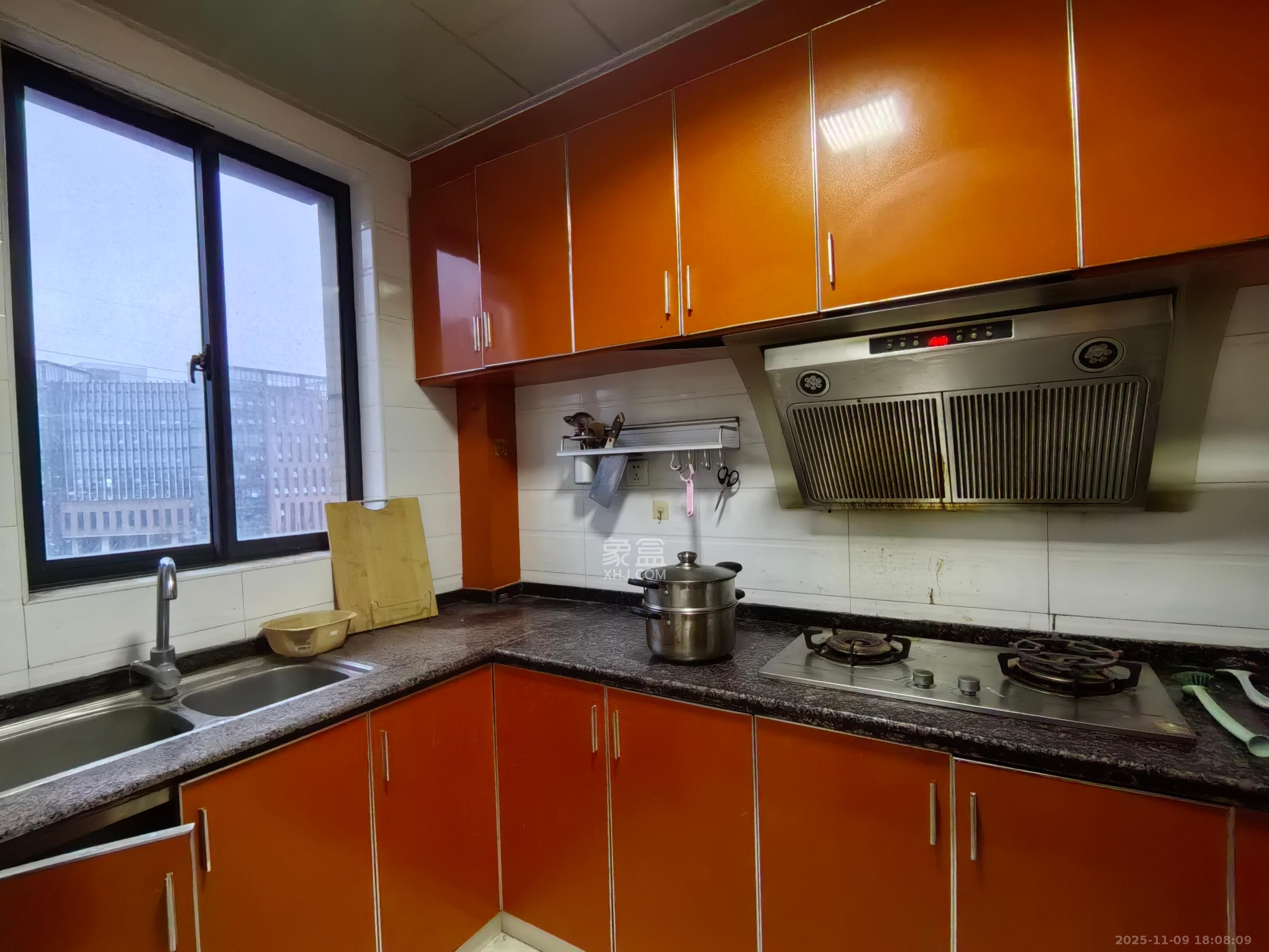 保利麓谷林语A区  3室2厅1卫    2400.0元/月室内图