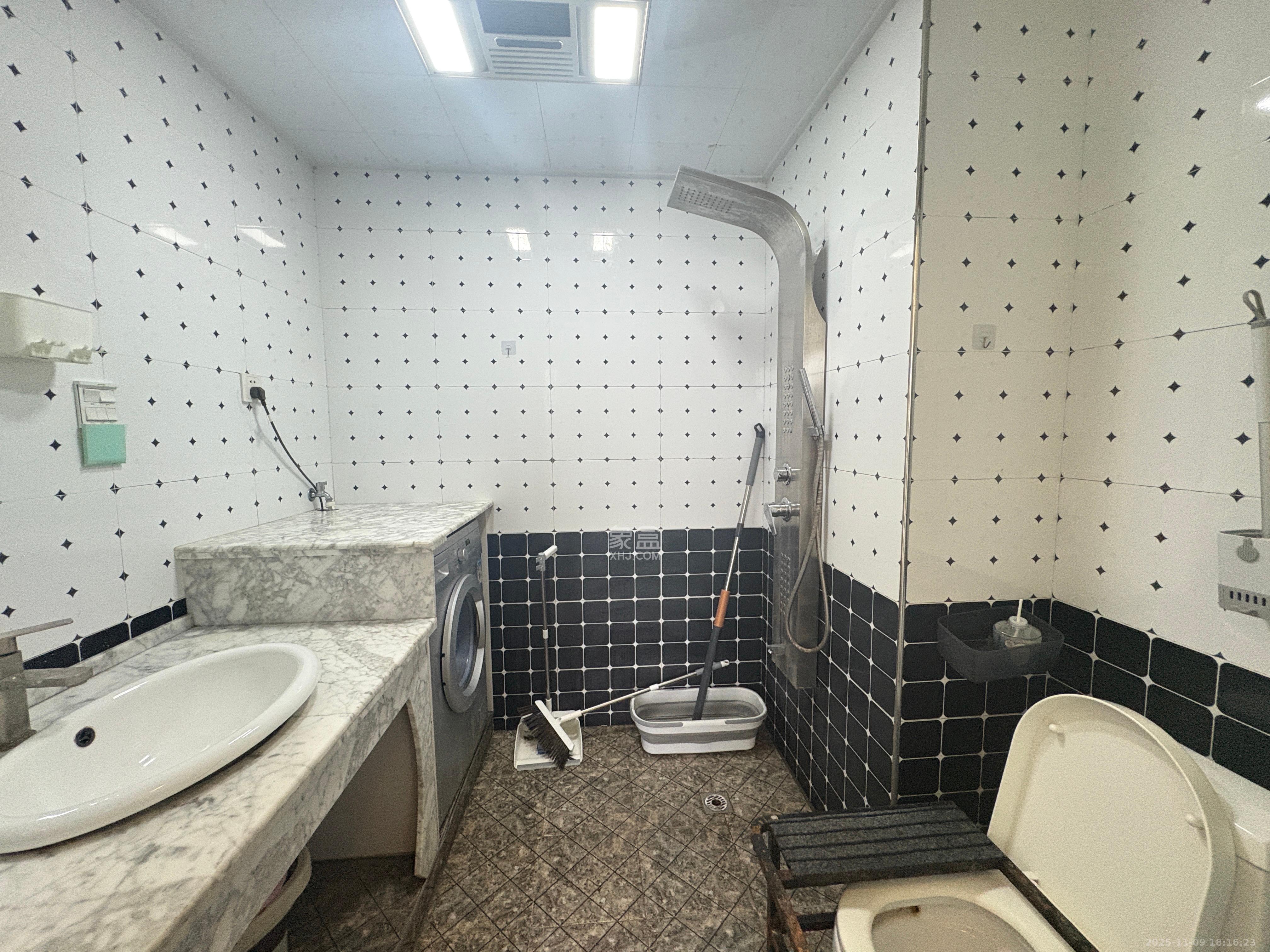 麓谷明珠  1室0厅1卫    1500.0元/月室内图