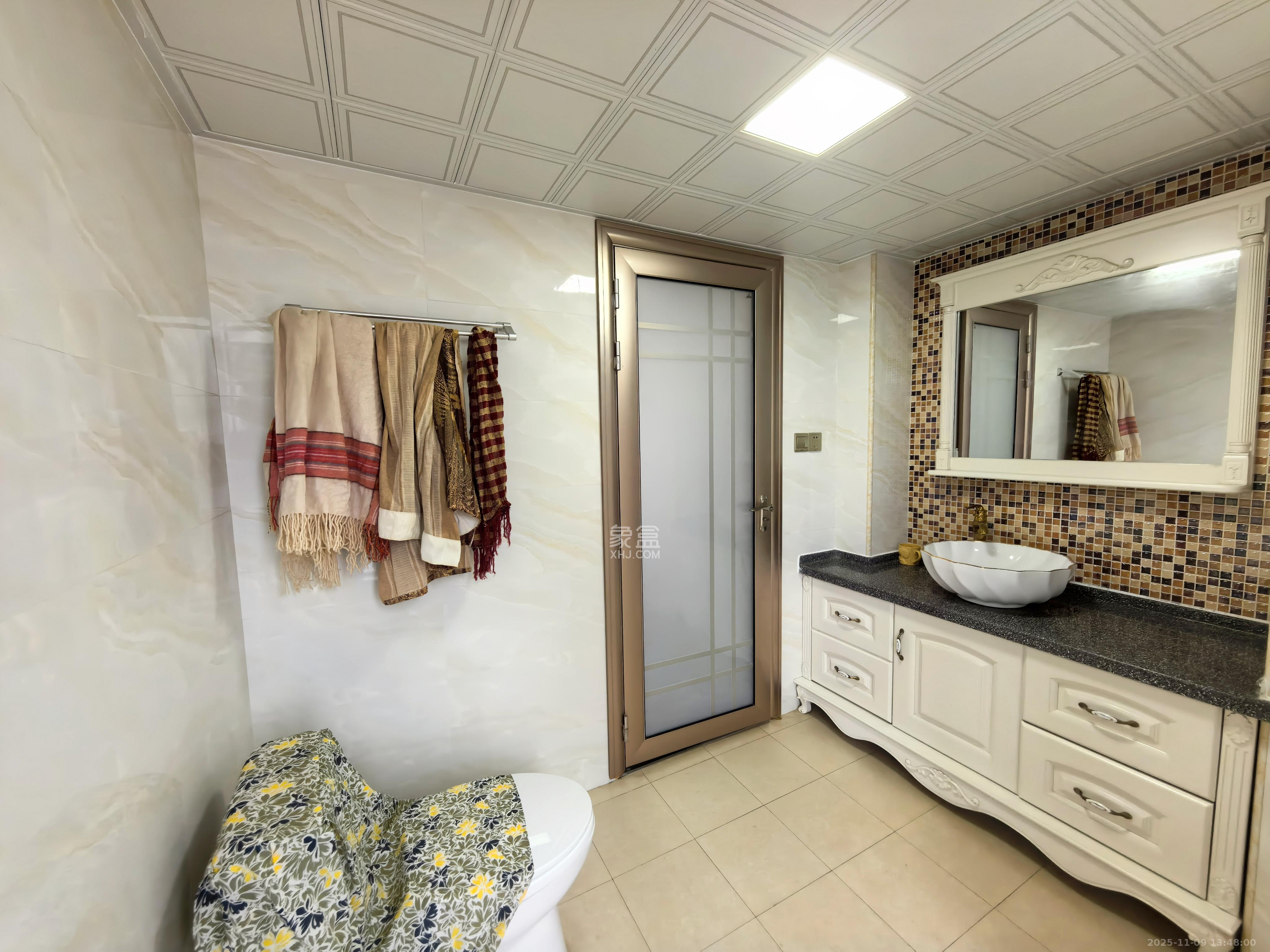 中城丽景香山园  3室2厅2卫    3500.0元/月室内图