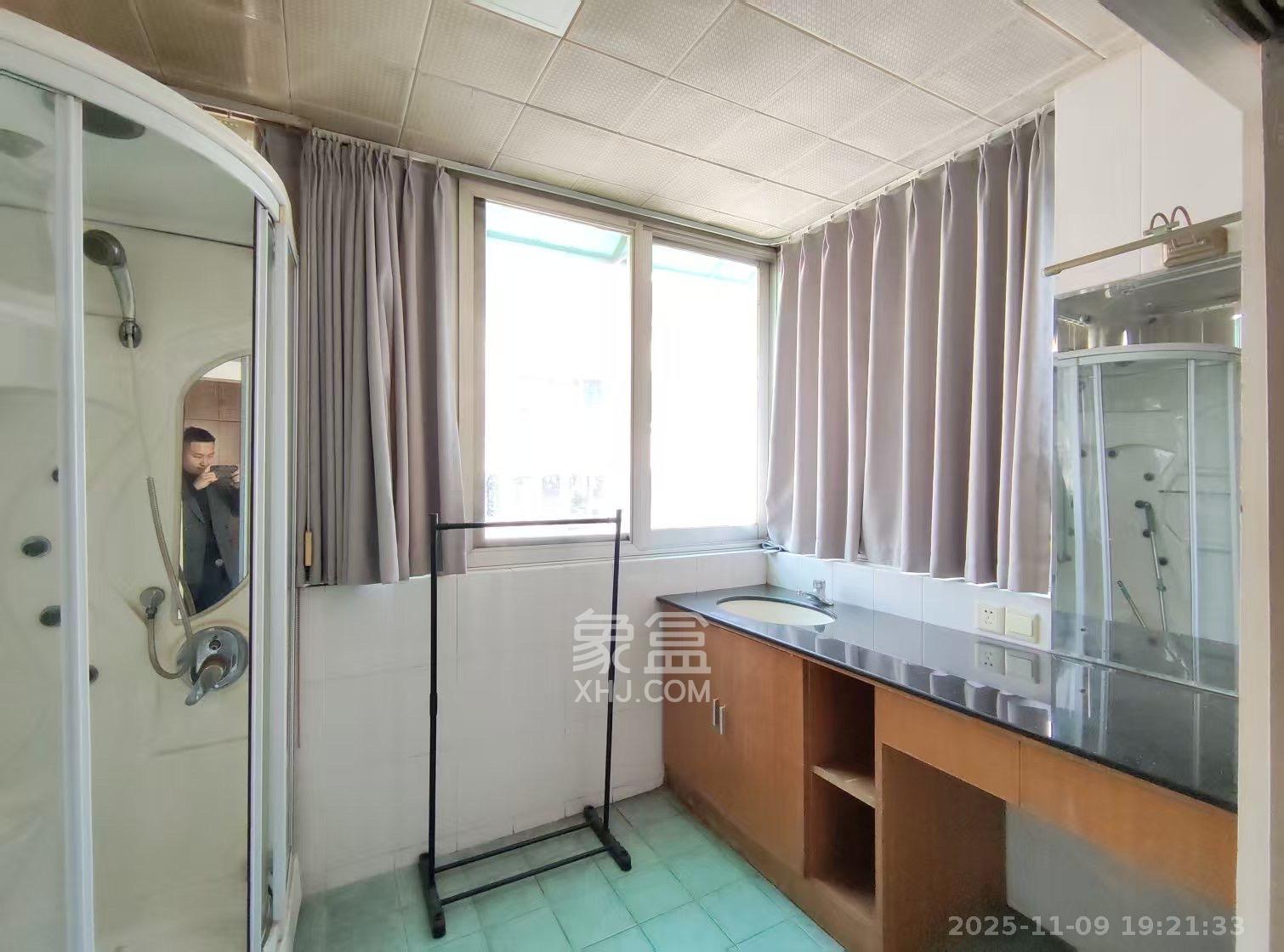 财信宿舍  2室2厅1卫    1600.0元/月室内图