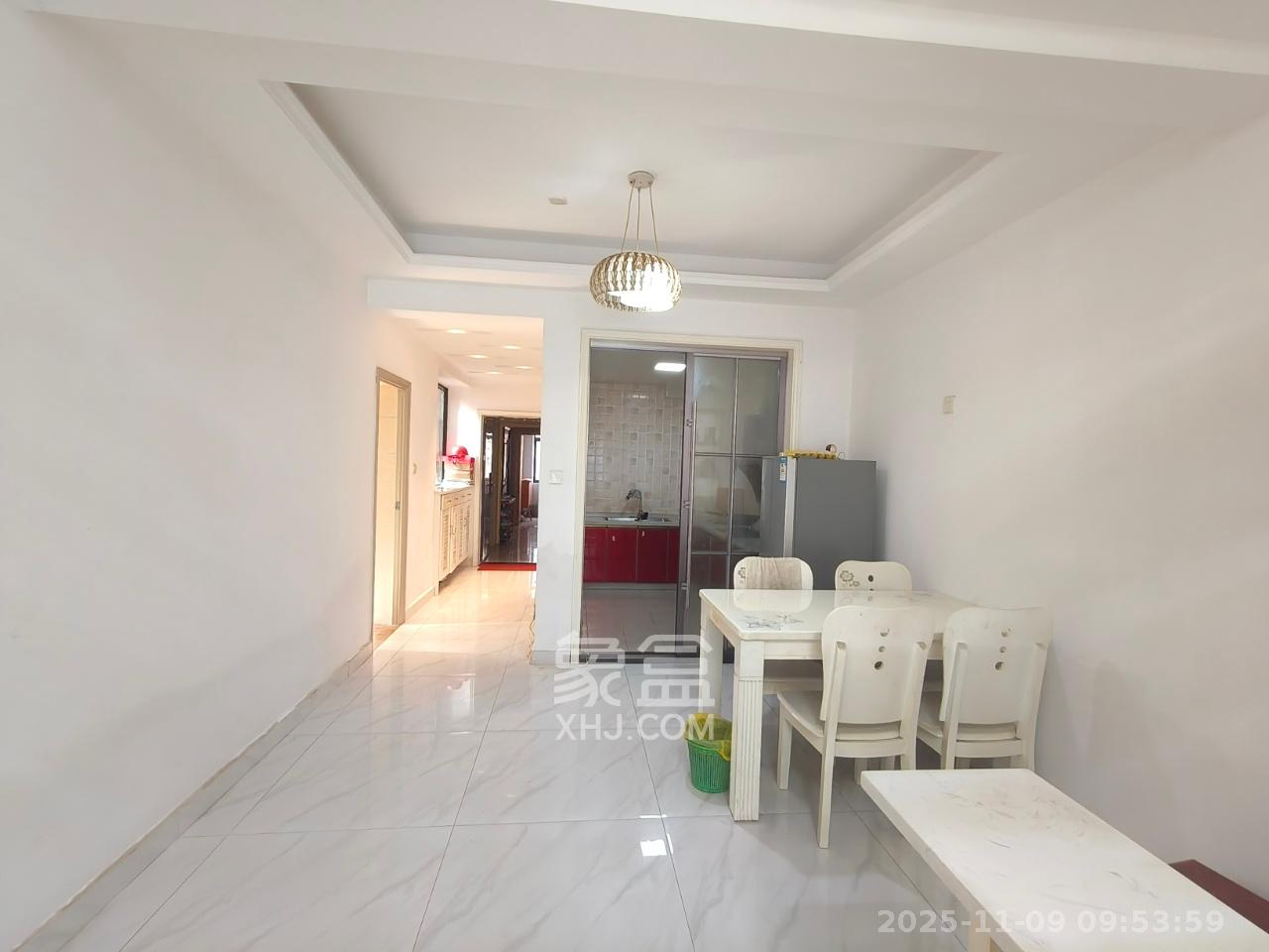 三景华御  2室2厅1卫    1800.0元/月室内图