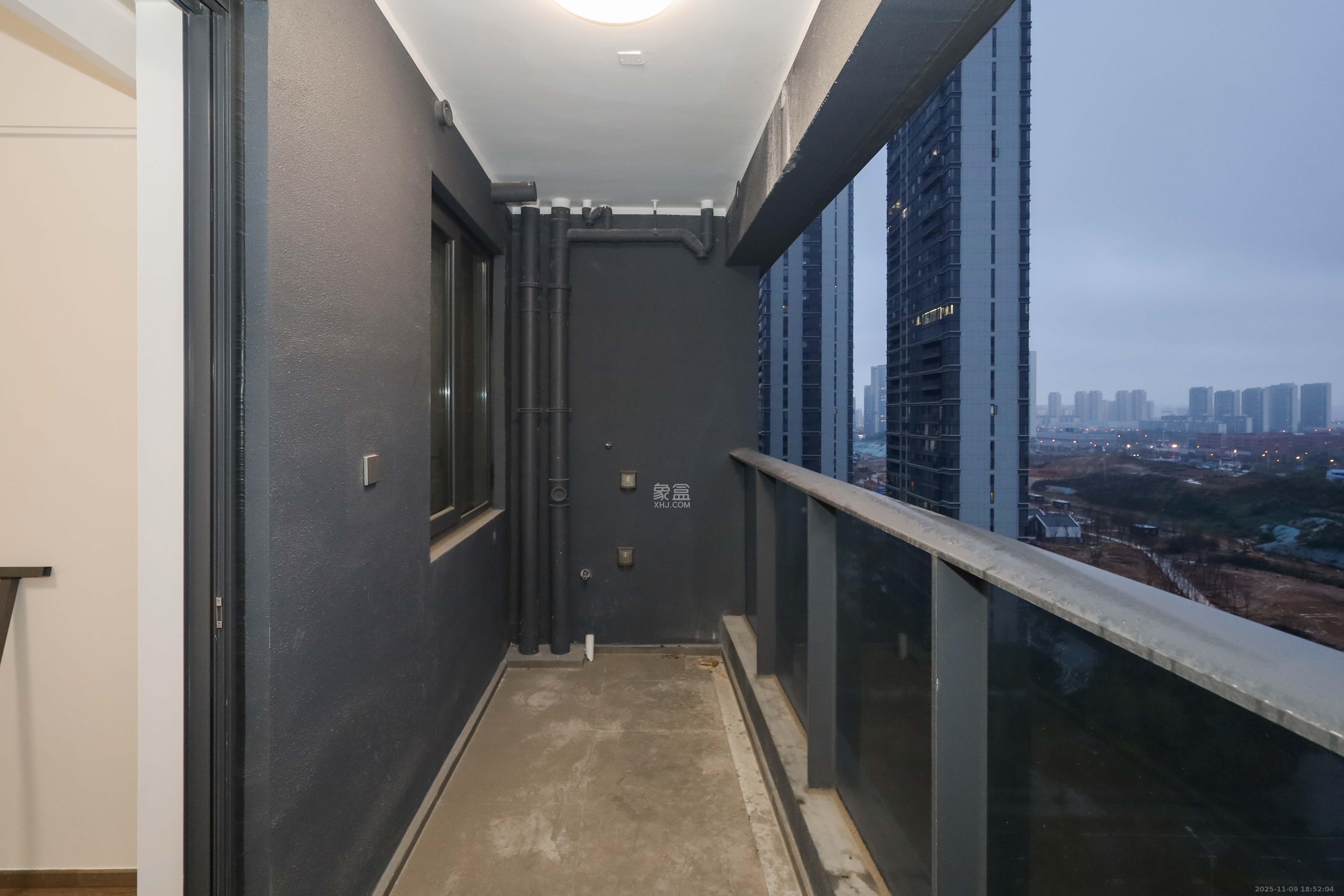 绿城招商桂语雲峯  4室2厅2卫    288.0万阳台