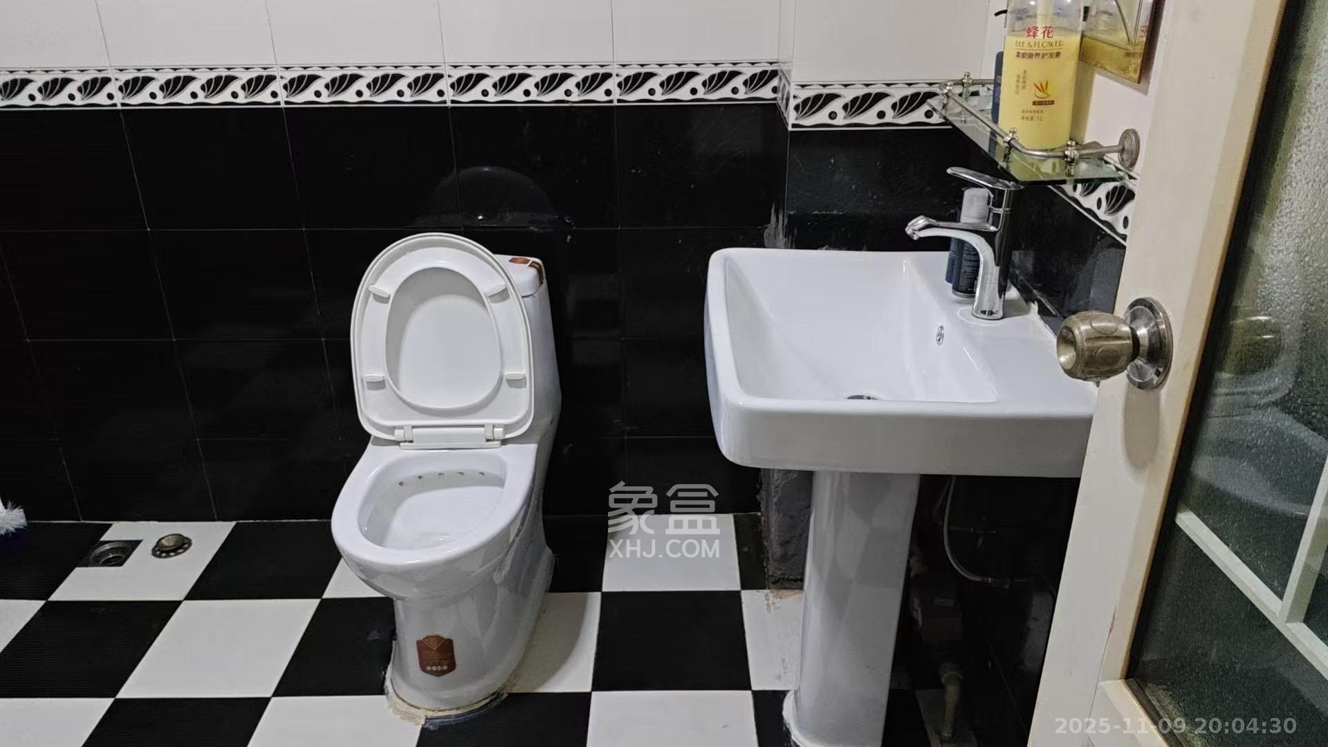 洞井一小区  3室1厅1卫    1600.0元/月室内图