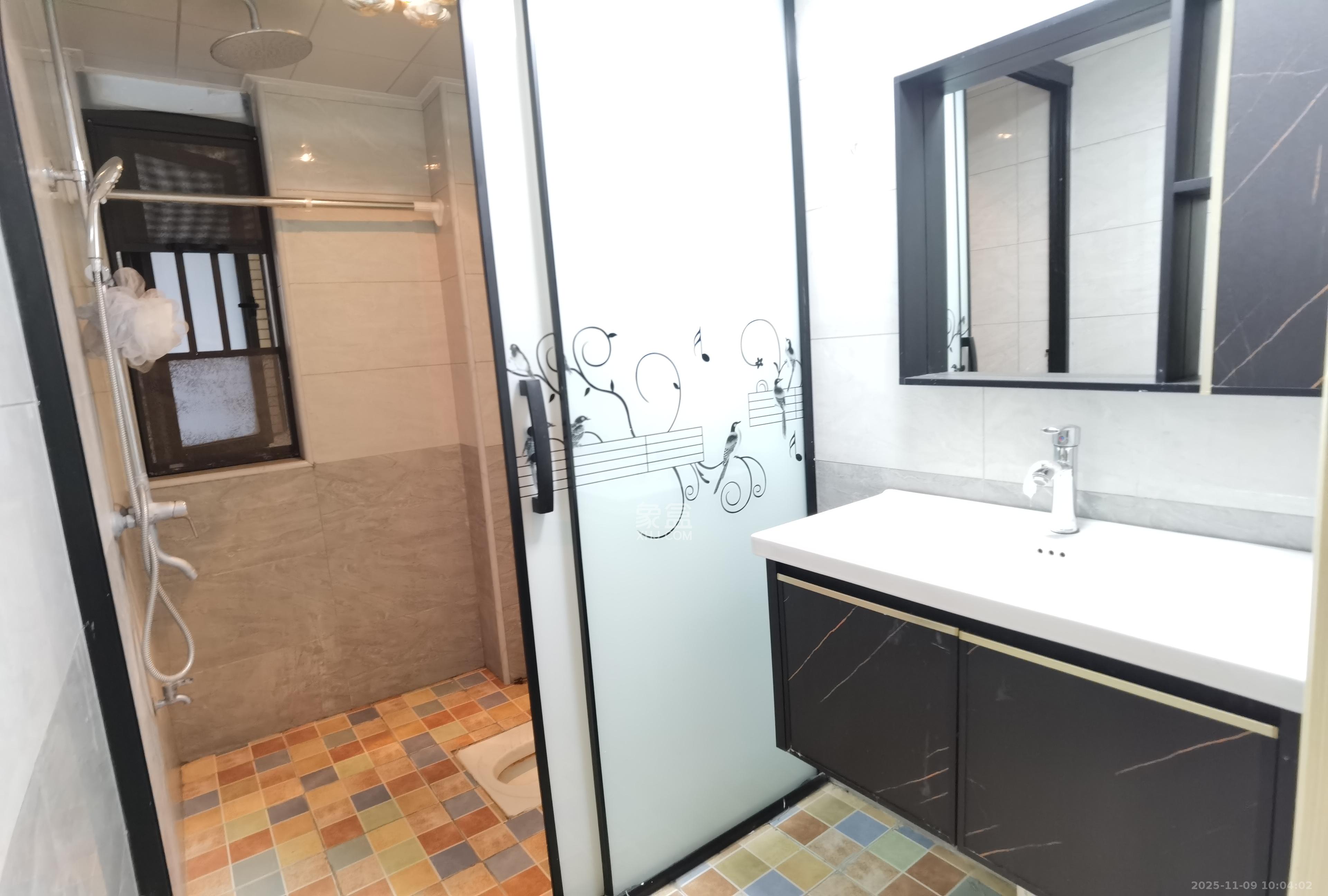 乾源国际  3室2厅2卫    2200.0元/月室内图