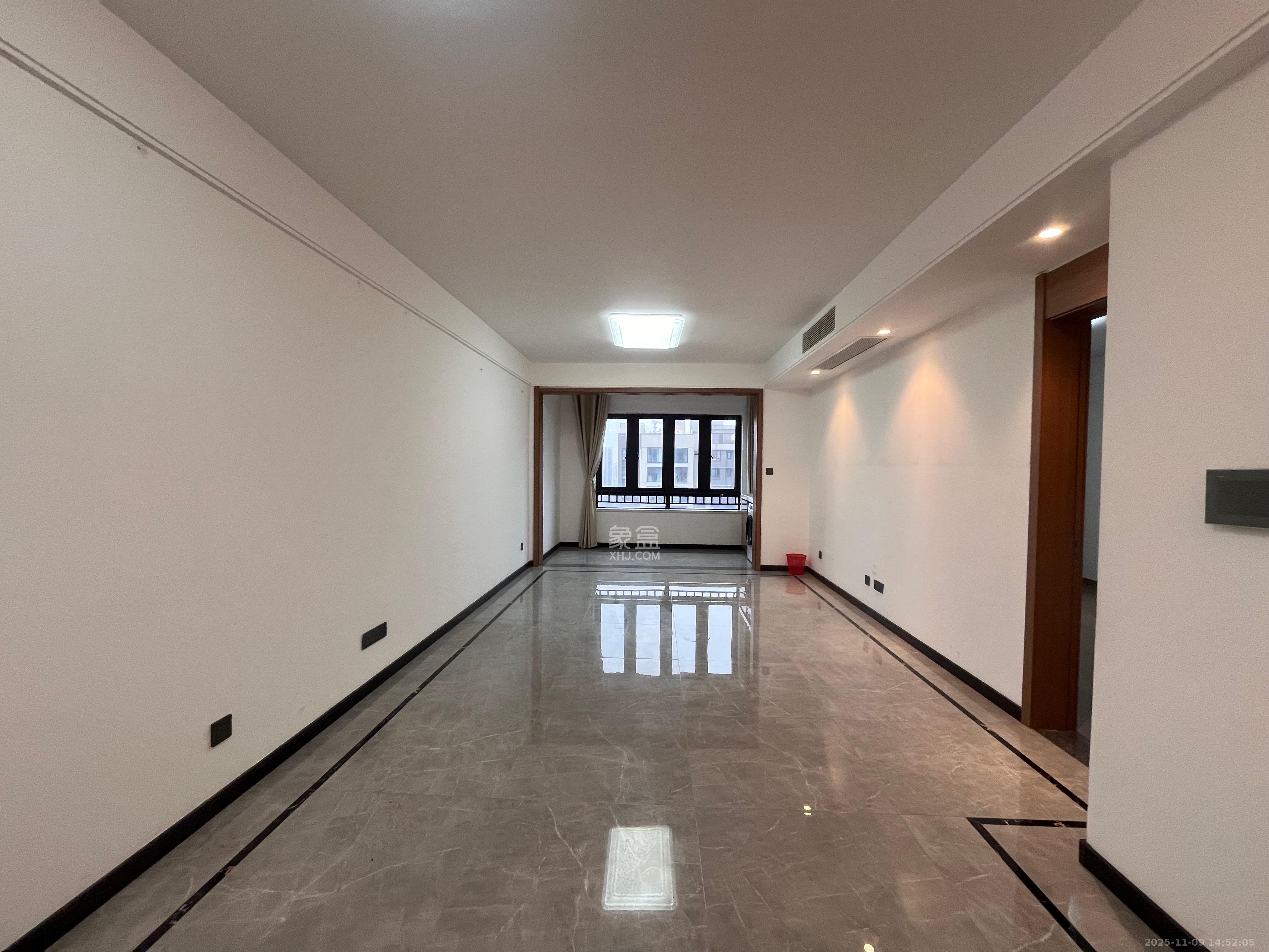 卓越江岸  4室2厅2卫    4200.0元/月